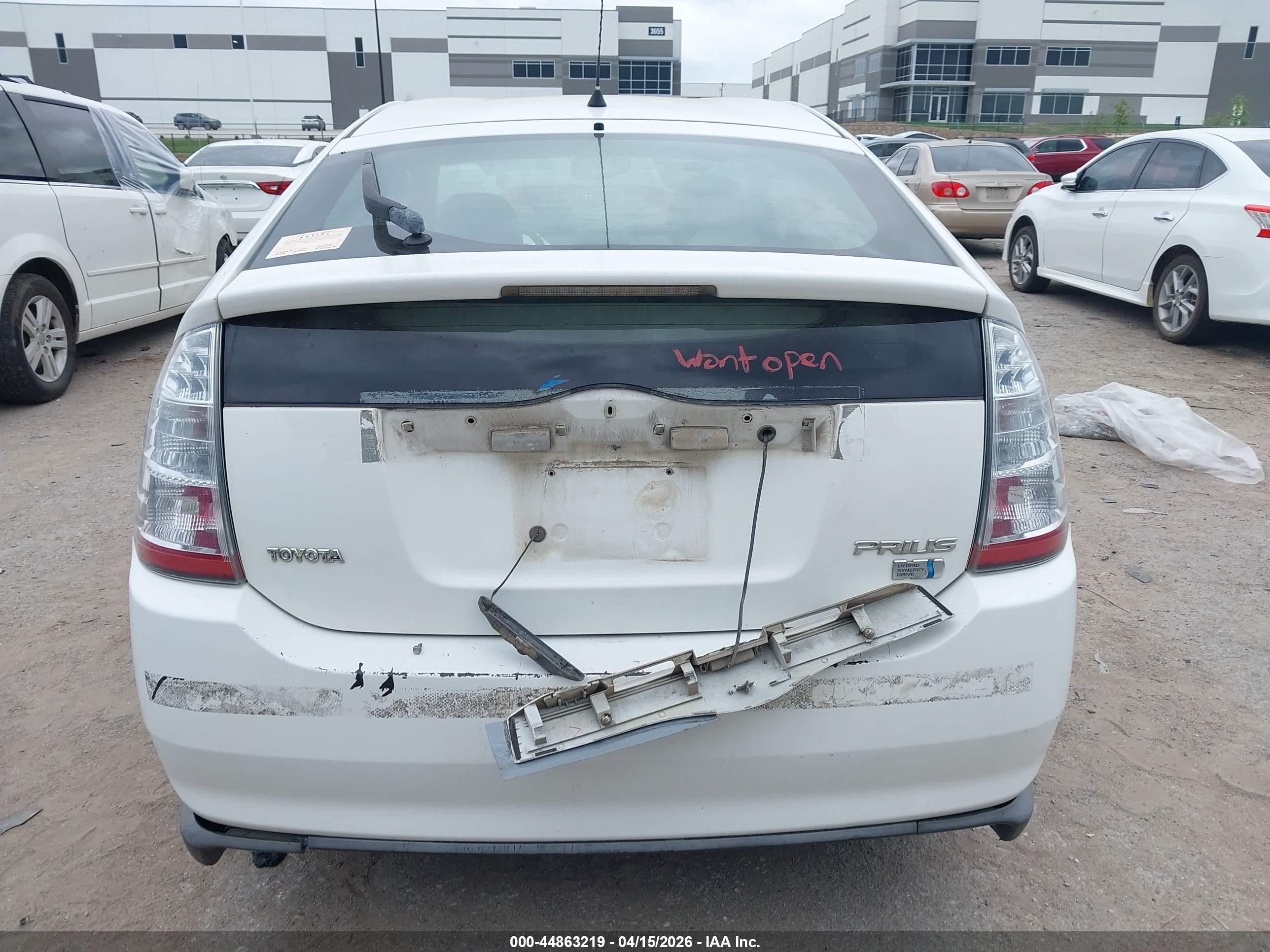 2007 Toyota Prius   White vin: JTDKB20U573258704