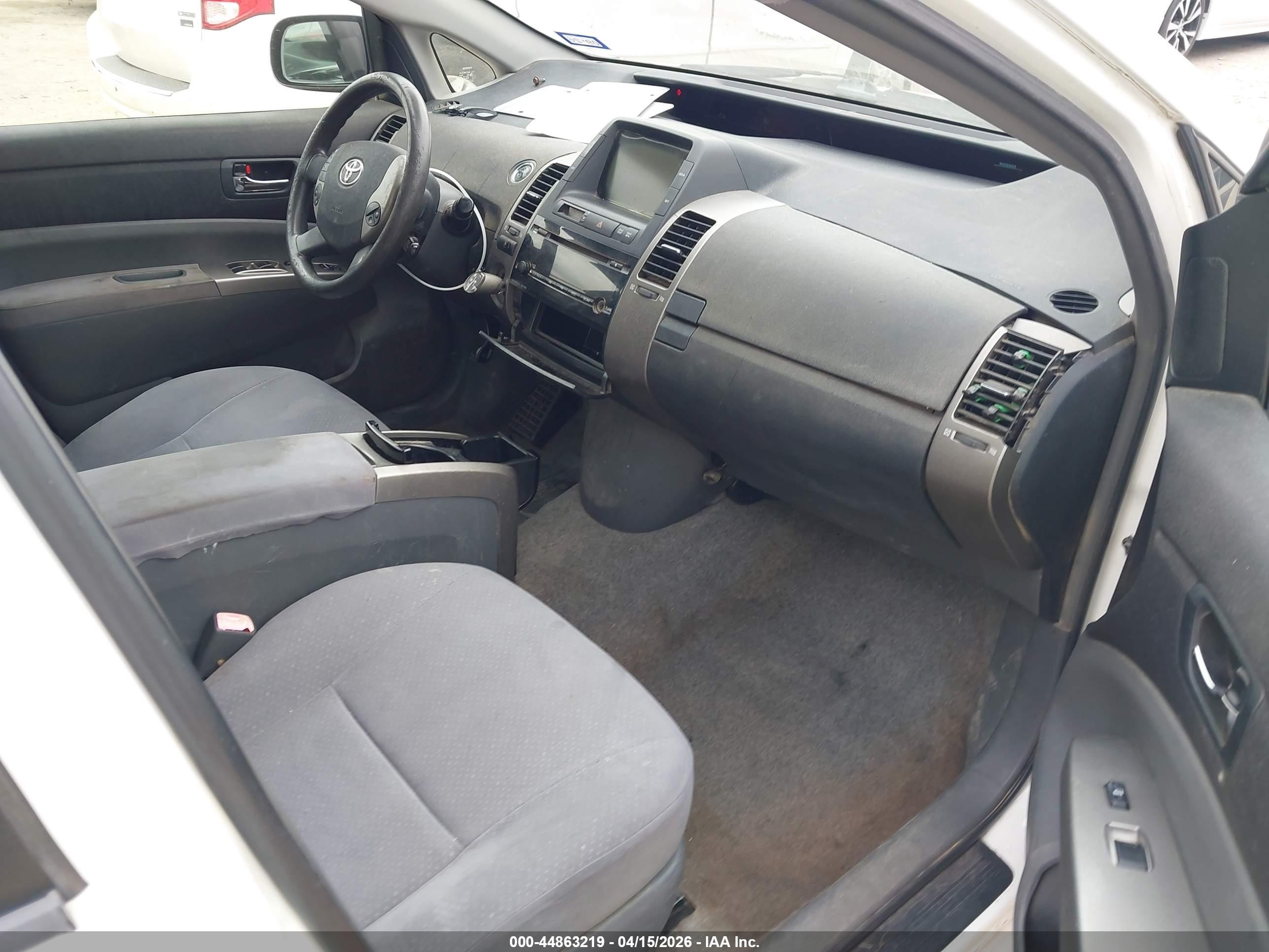 2007 Toyota Prius   White vin: JTDKB20U573258704