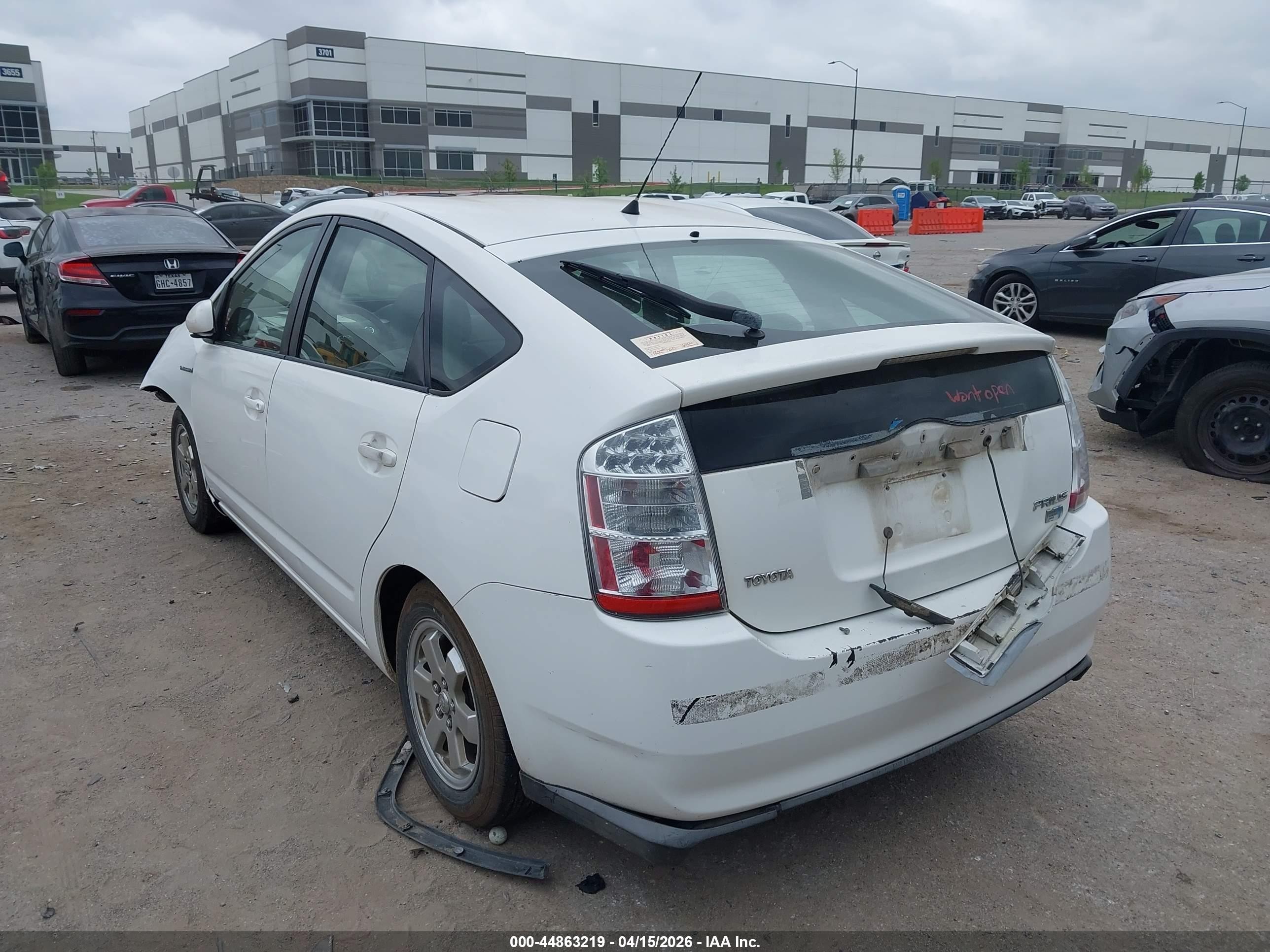2007 Toyota Prius   White vin: JTDKB20U573258704