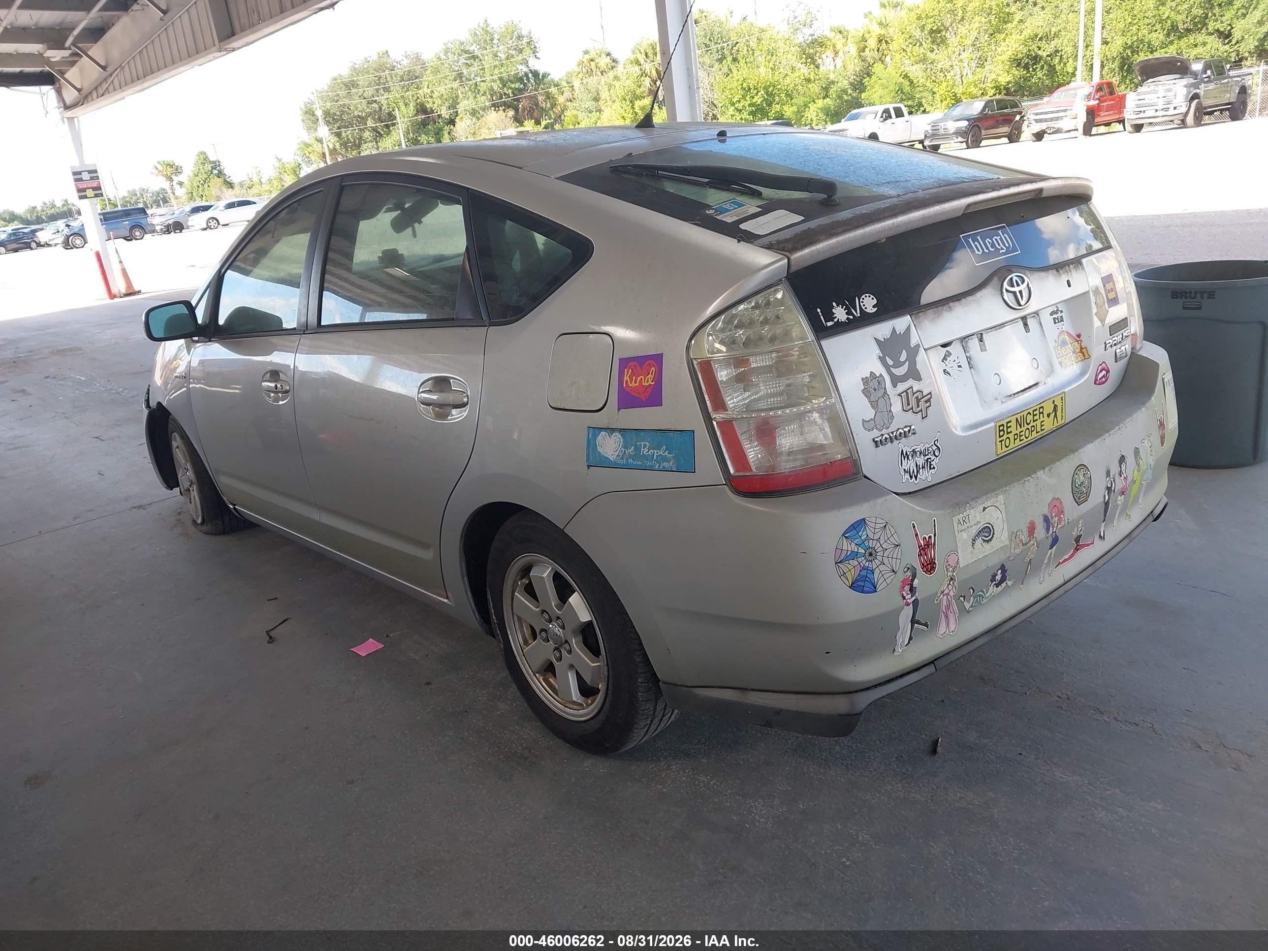 2007 Toyota Prius   Silver vin: JTDKB20U577579098