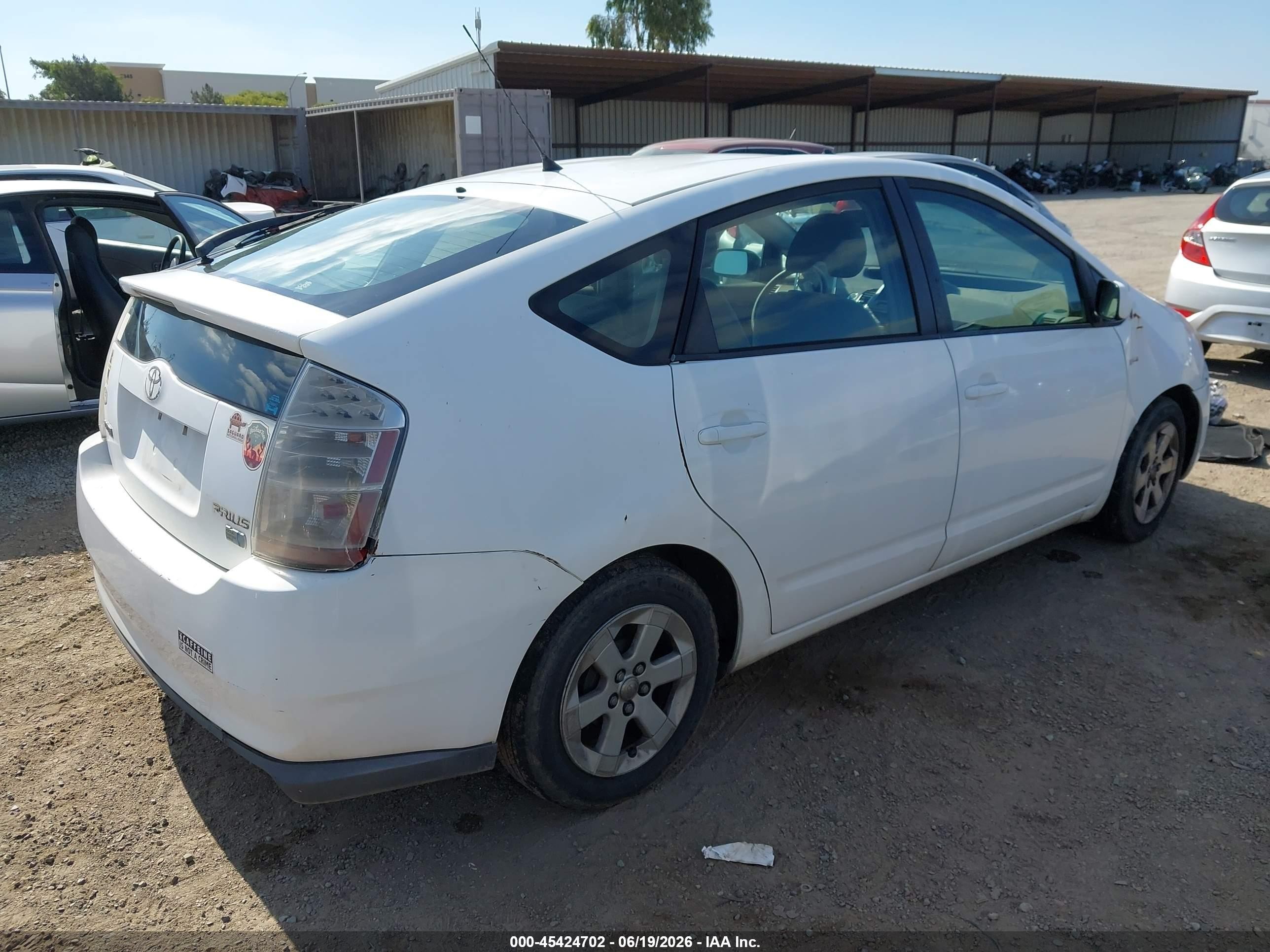 2007 Toyota Prius   Белый vin: JTDKB20U577608258
