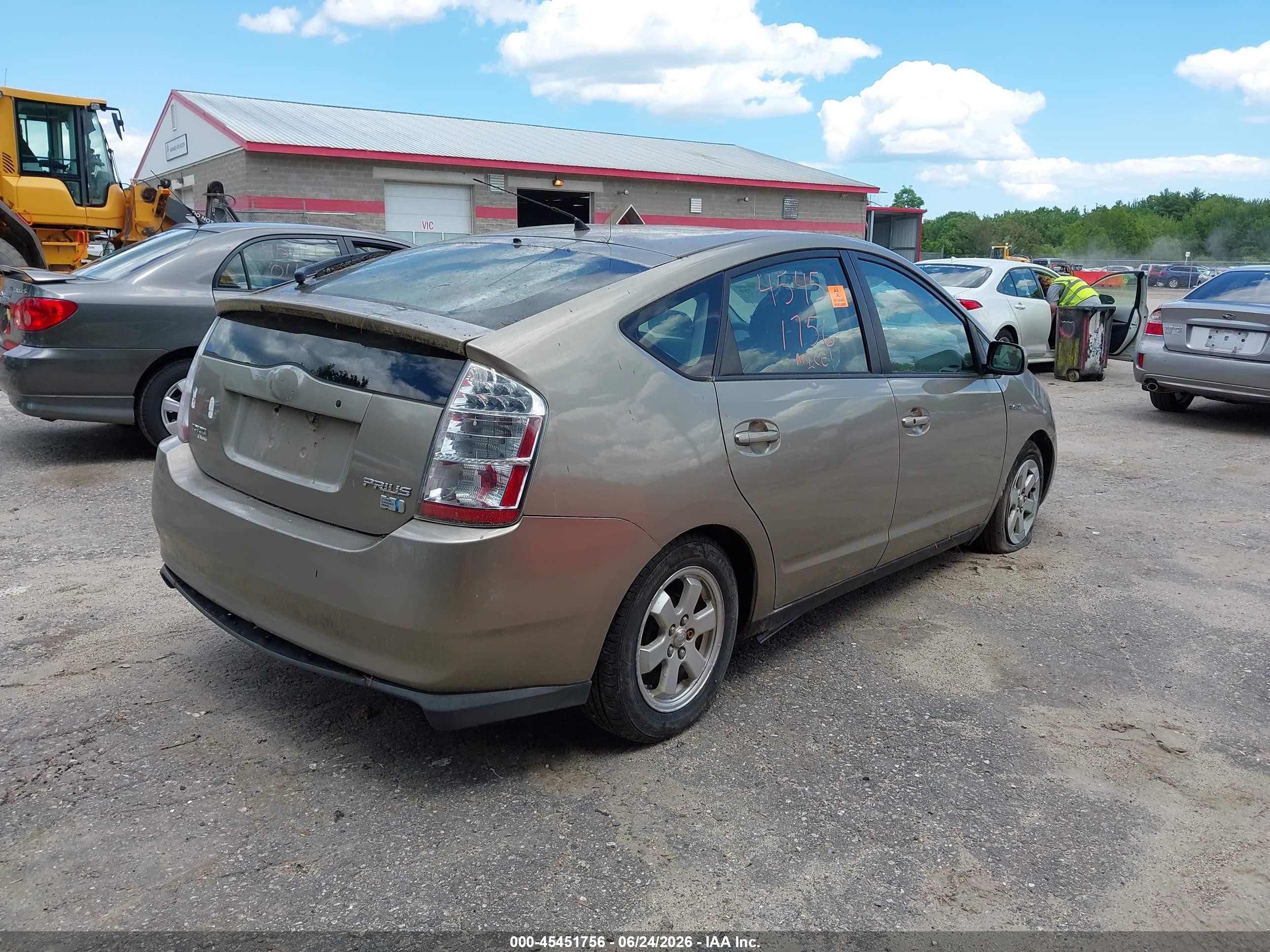 2007 Toyota Prius   Gold vin: JTDKB20U577624198