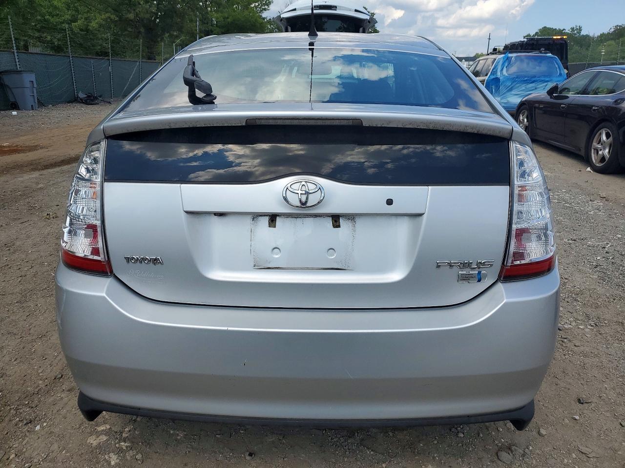 2007 Toyota Prius Base Silver vin: JTDKB20U577677970