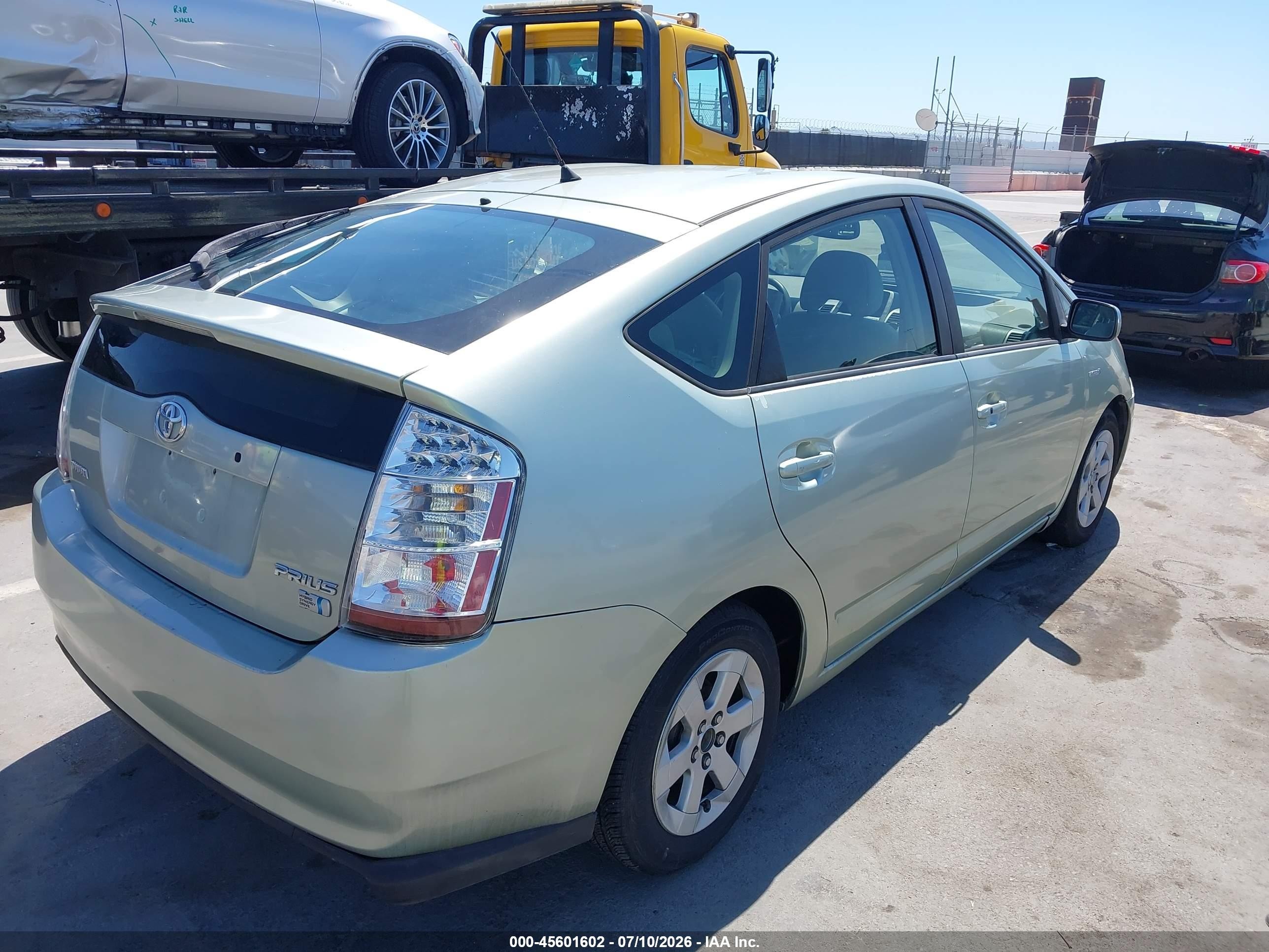 2007 Toyota Prius   Green vin: JTDKB20U577681470