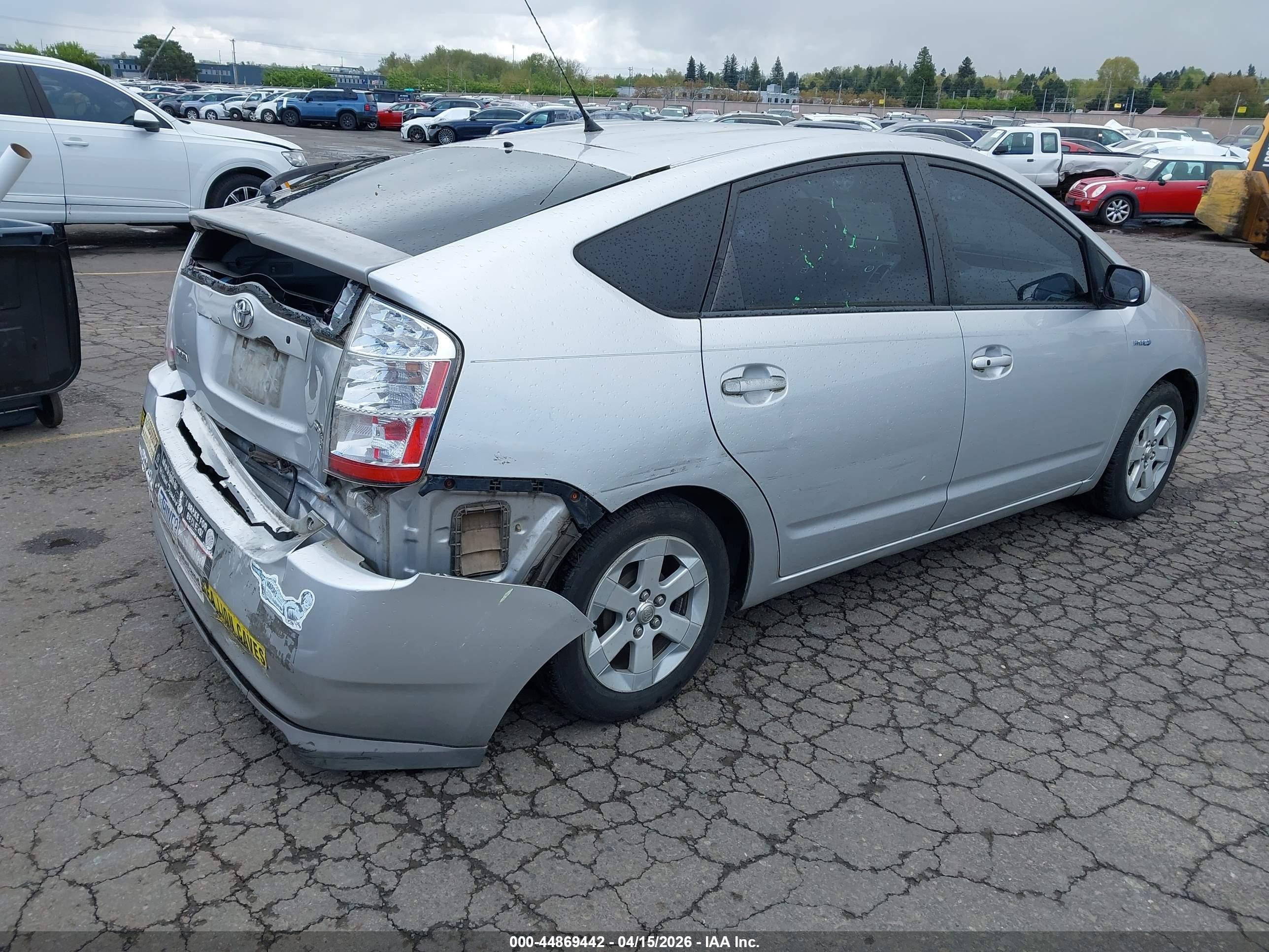 2007 Toyota Prius Silver vin: JTDKB20U577682909