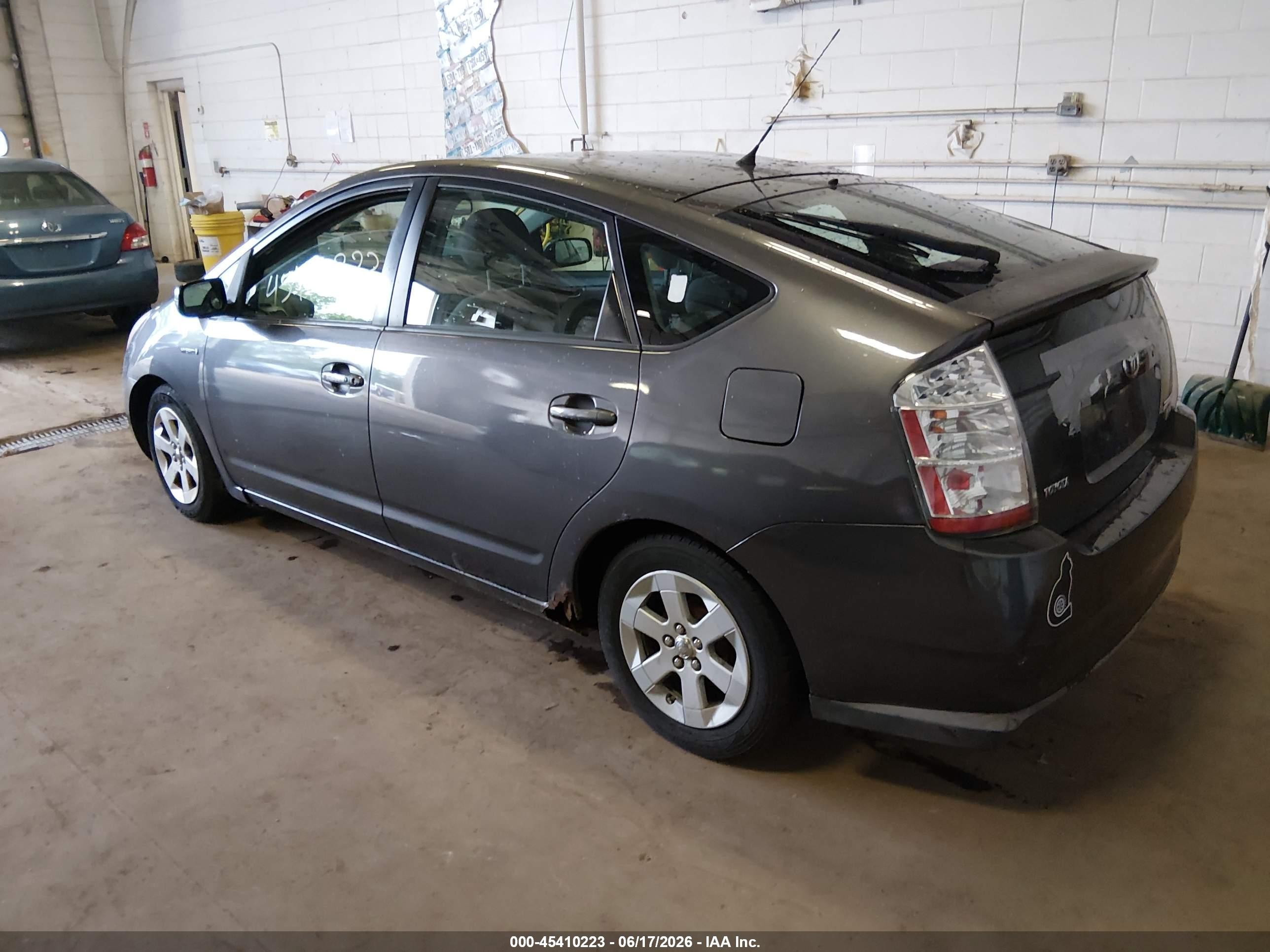 2008 Toyota Prius   Silver vin: JTDKB20U583331488