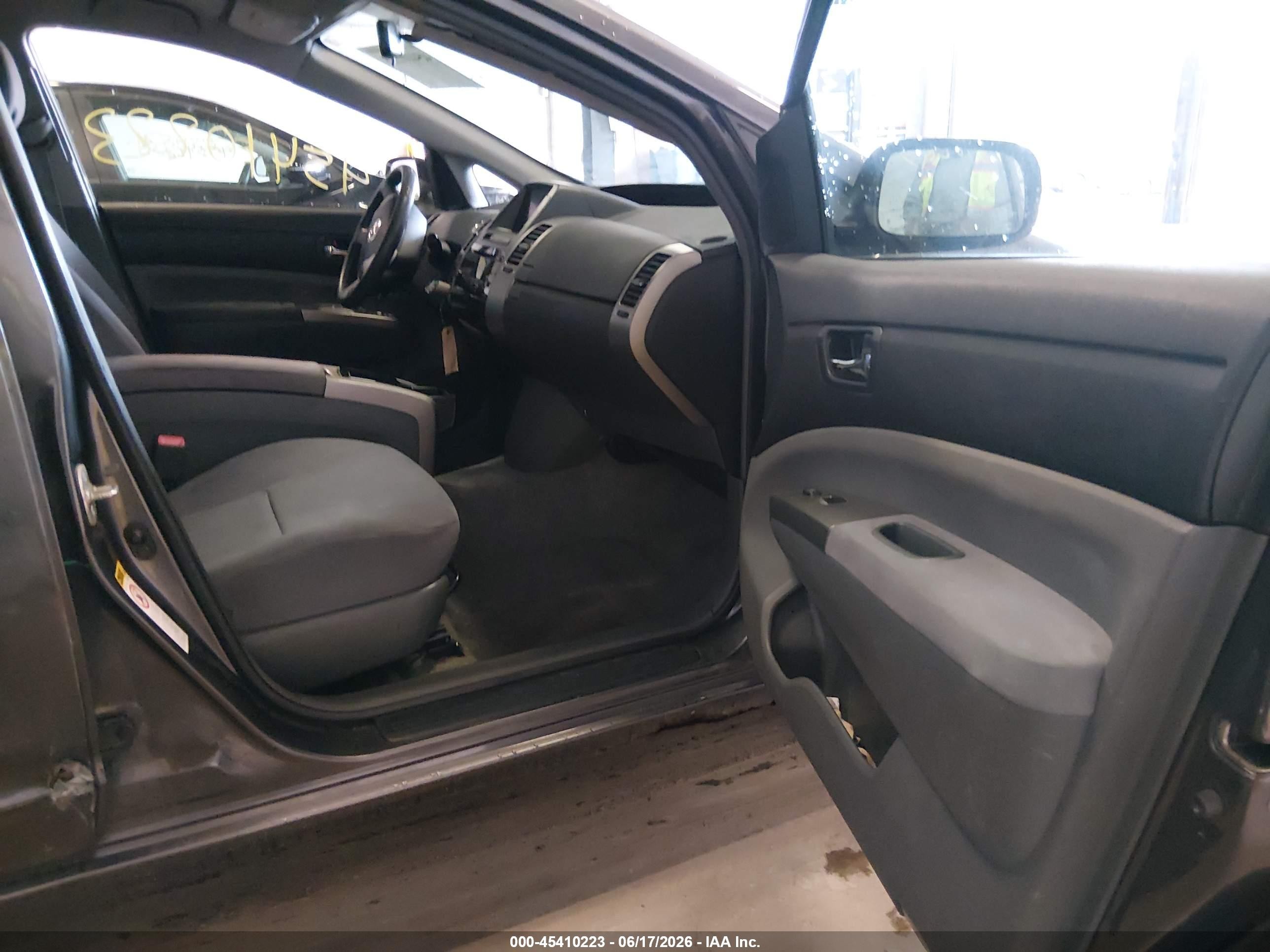 2008 Toyota Prius   Silver vin: JTDKB20U583331488