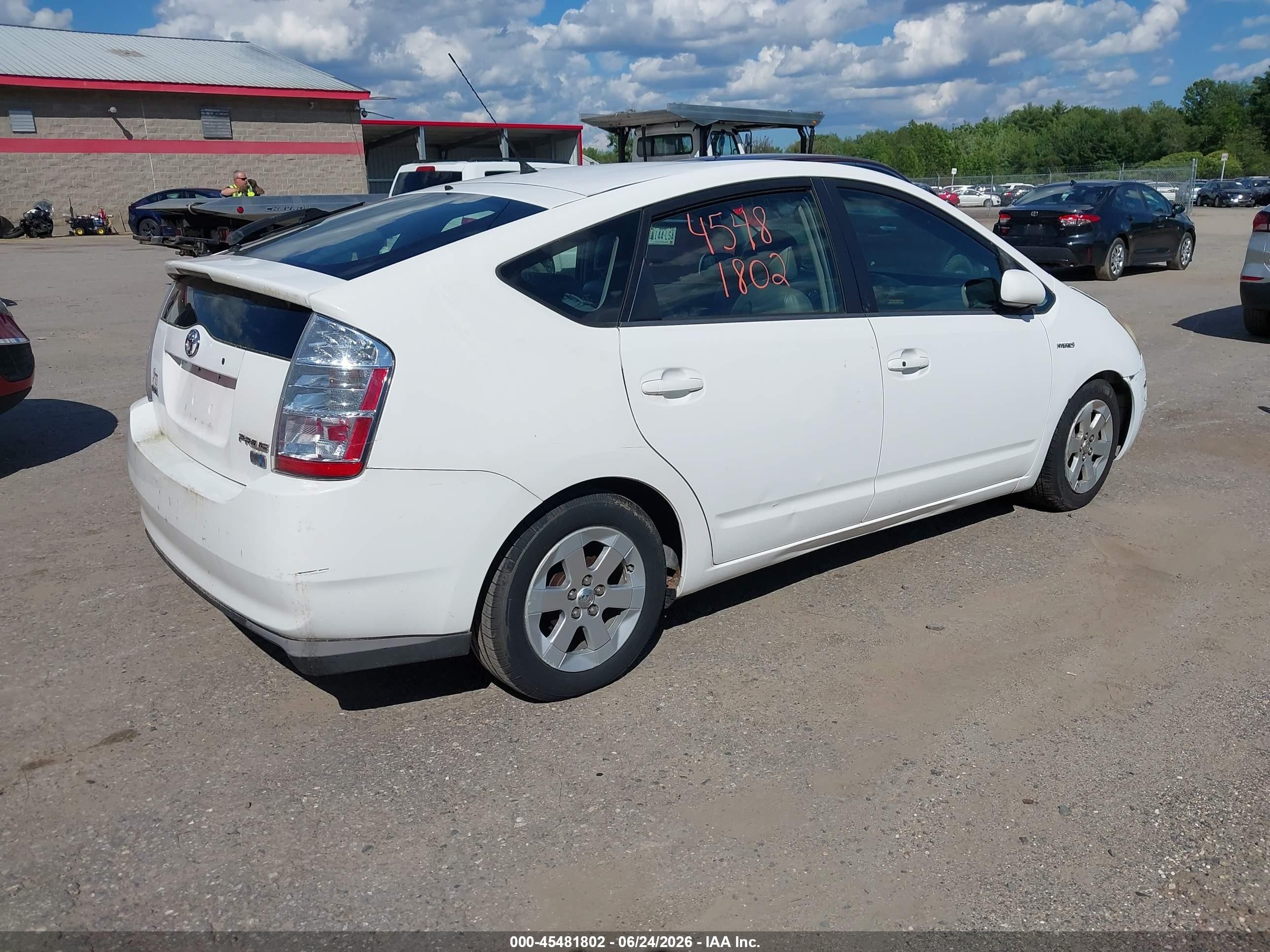 2008 Toyota Prius   White vin: JTDKB20U583358769