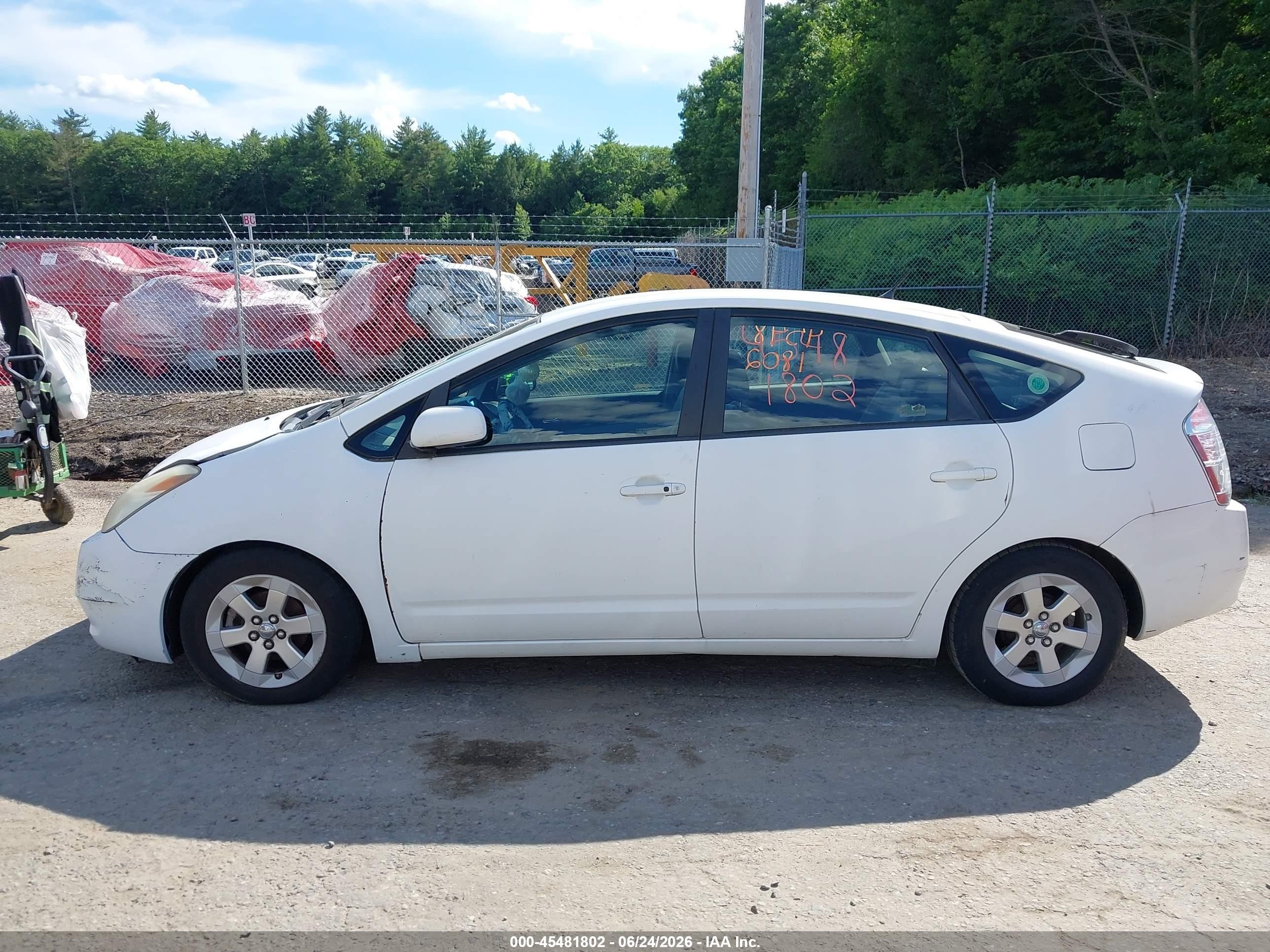 2008 Toyota Prius   White vin: JTDKB20U583358769