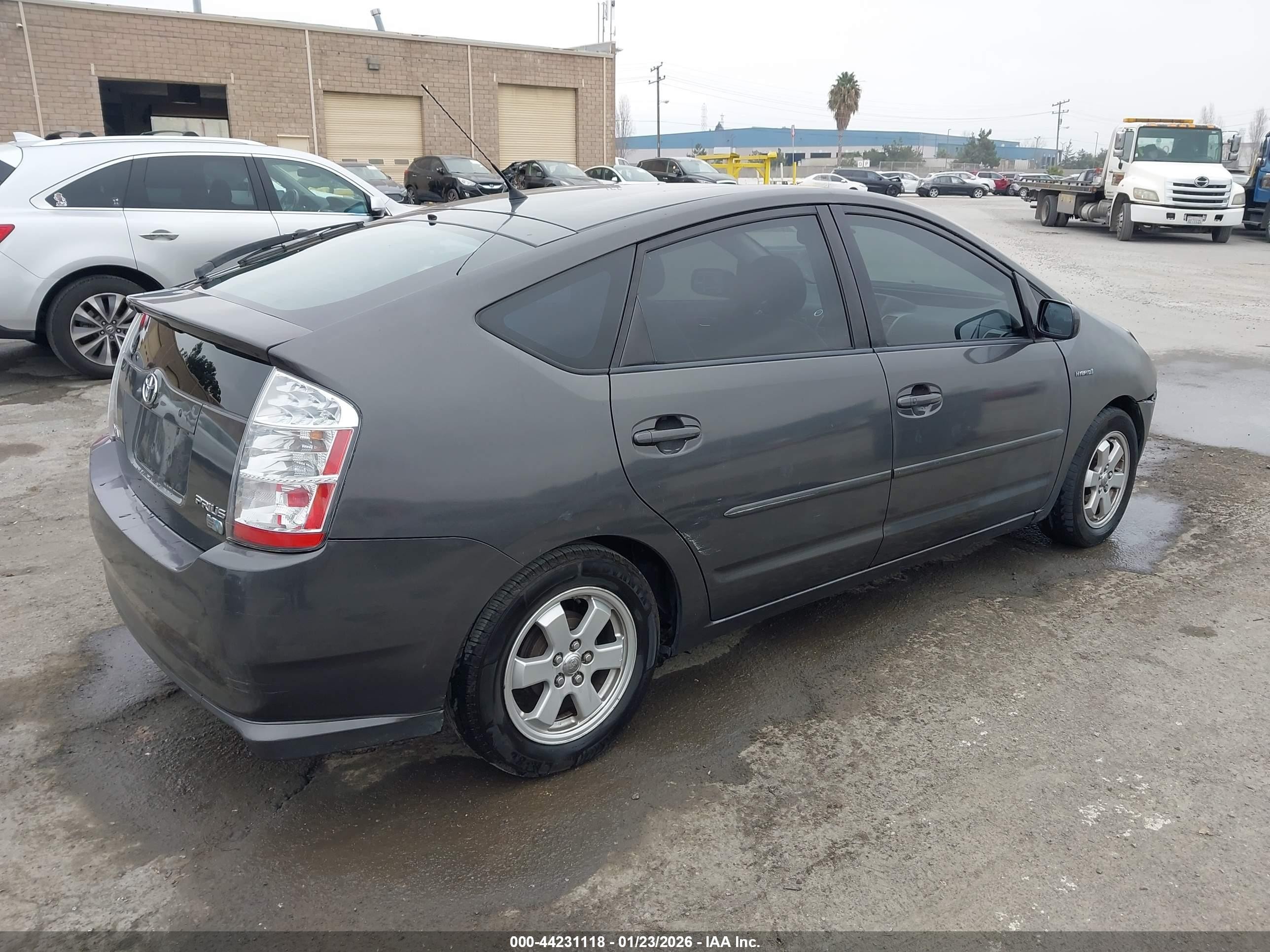2008 Toyota Prius   Gray vin: JTDKB20U583376060