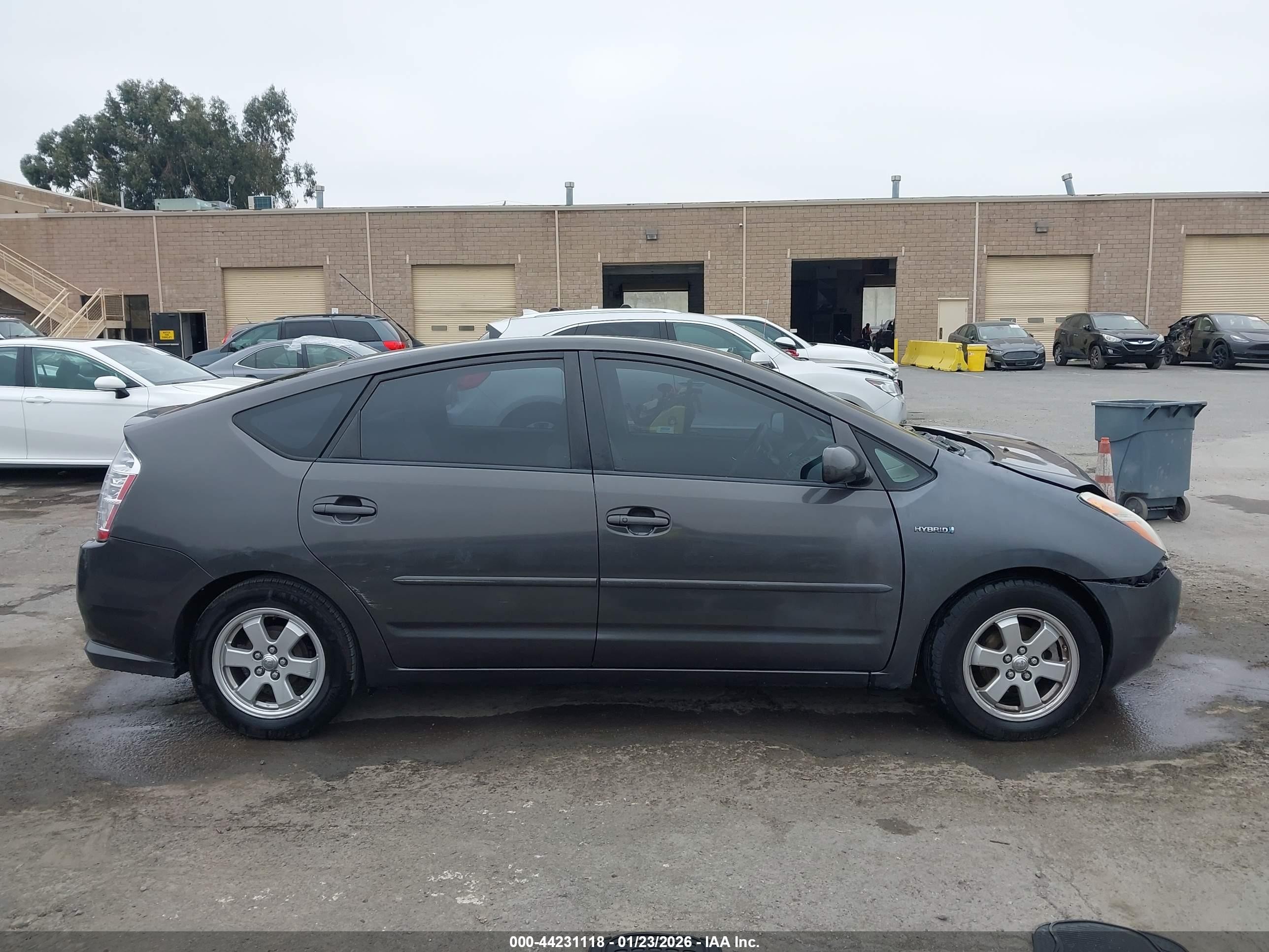 2008 Toyota Prius   Gray vin: JTDKB20U583376060