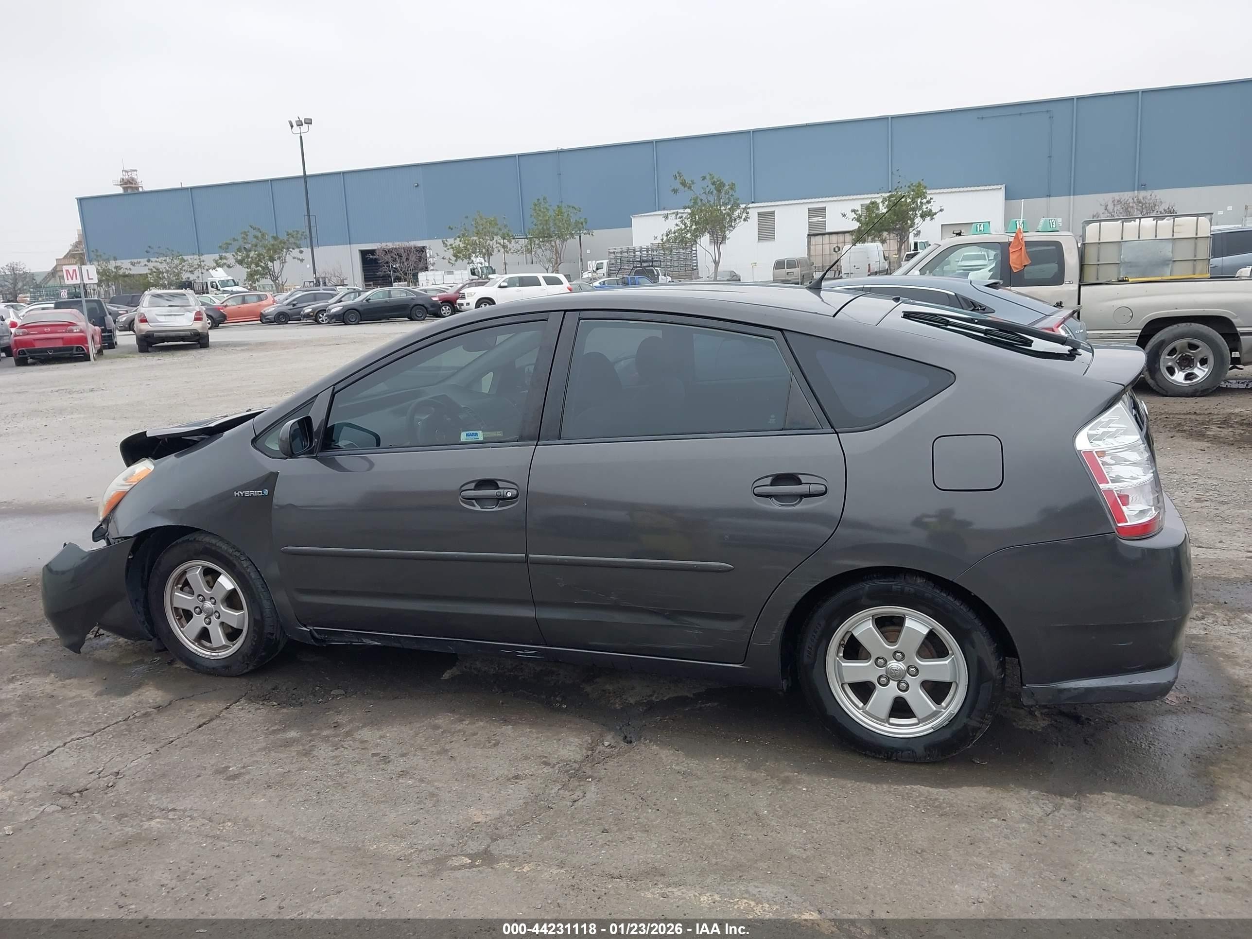 2008 Toyota Prius   Gray vin: JTDKB20U583376060