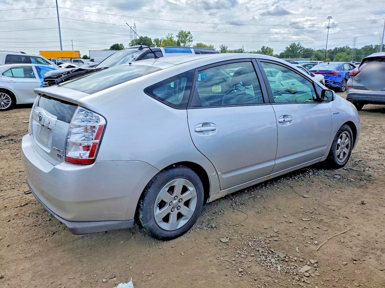 2008 Toyota Prius Base Серебряный vin: JTDKB20U583381694