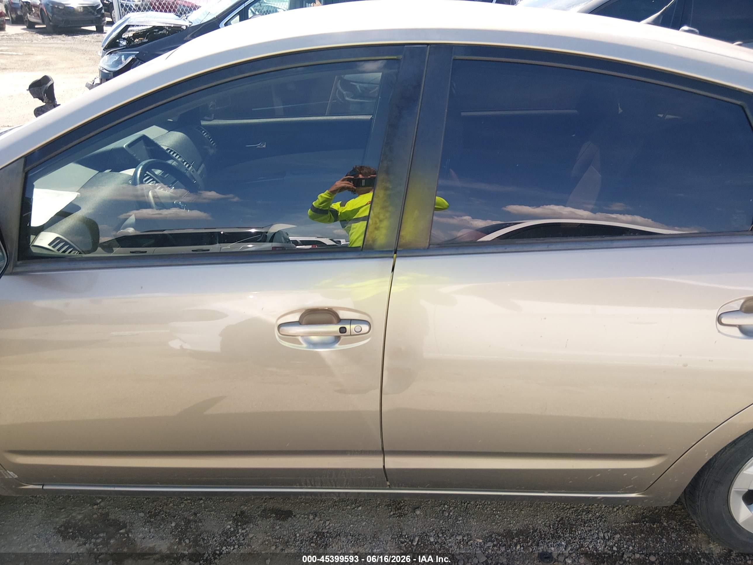 2008 Toyota Prius   Желто-коричневый vin: JTDKB20U583442784