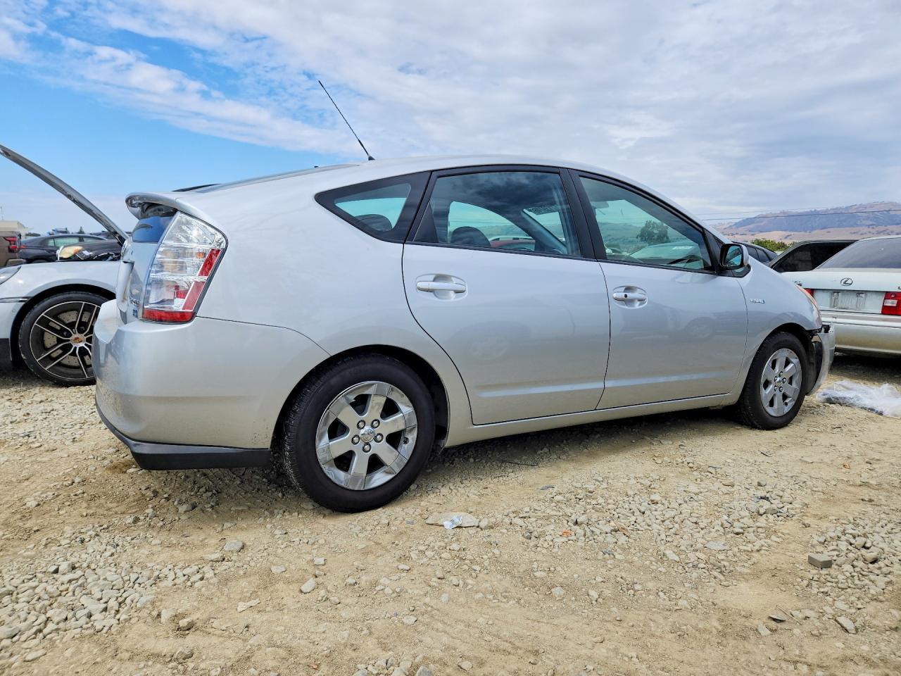 2008 Toyota Prius Base Silver vin: JTDKB20U587731866