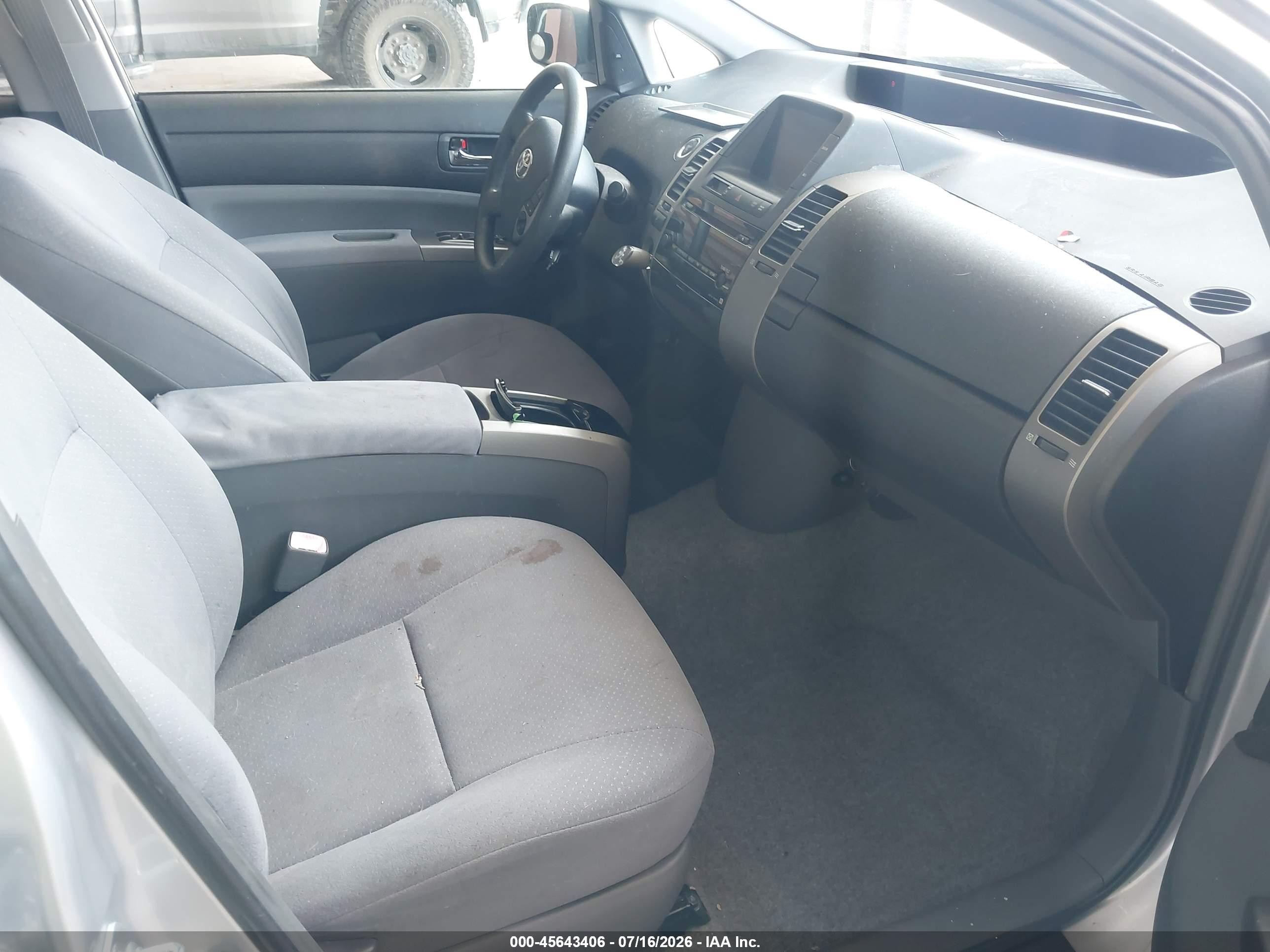 2008 Toyota Prius   Silver vin: JTDKB20U587758890