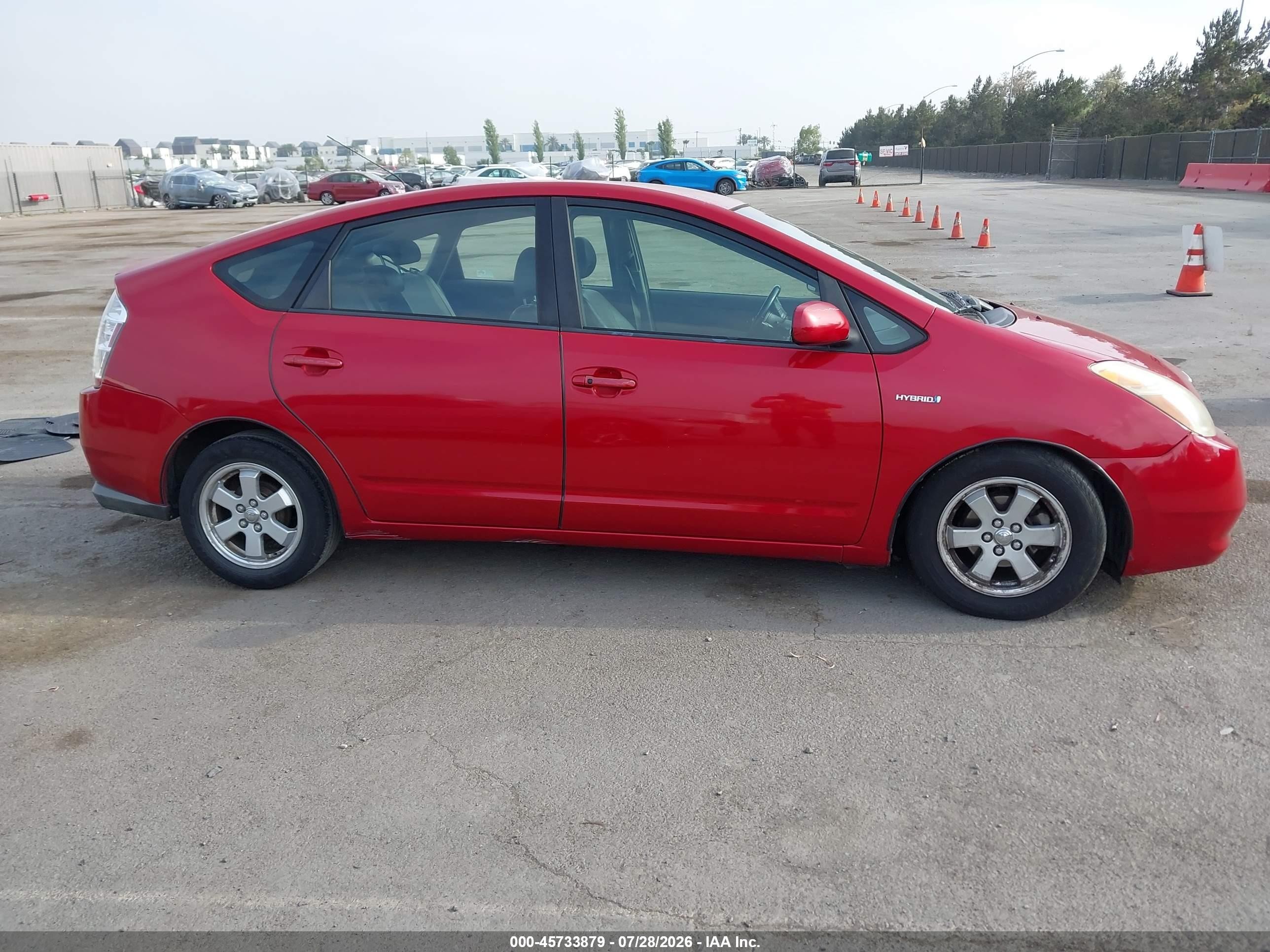 2008 Toyota Prius   Red vin: JTDKB20U587771090