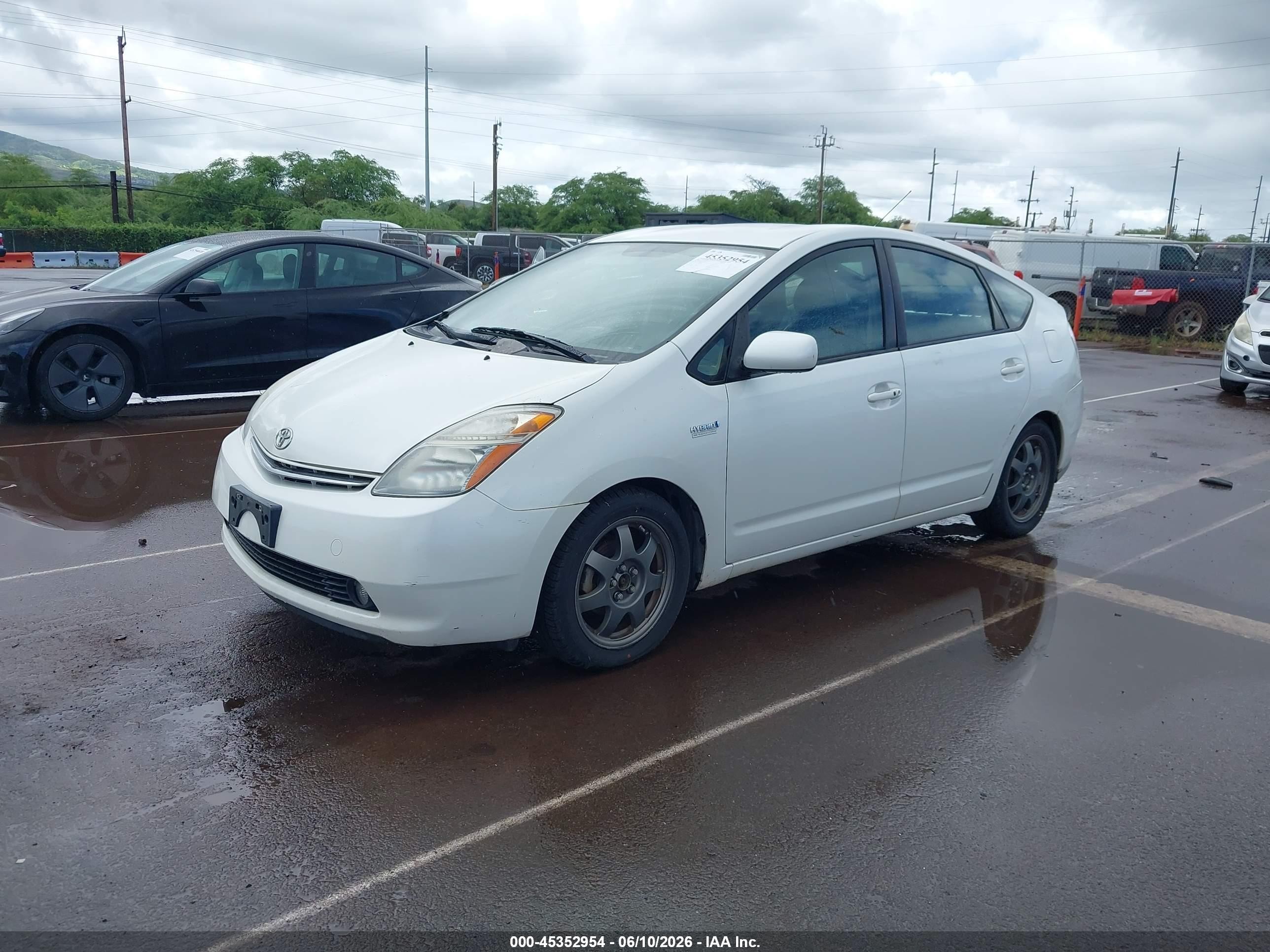 2008 Toyota Prius Touring White vin: JTDKB20U587796751