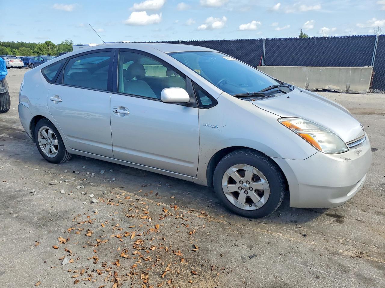 2009 Toyota Prius Base Silver vin: JTDKB20U597822704