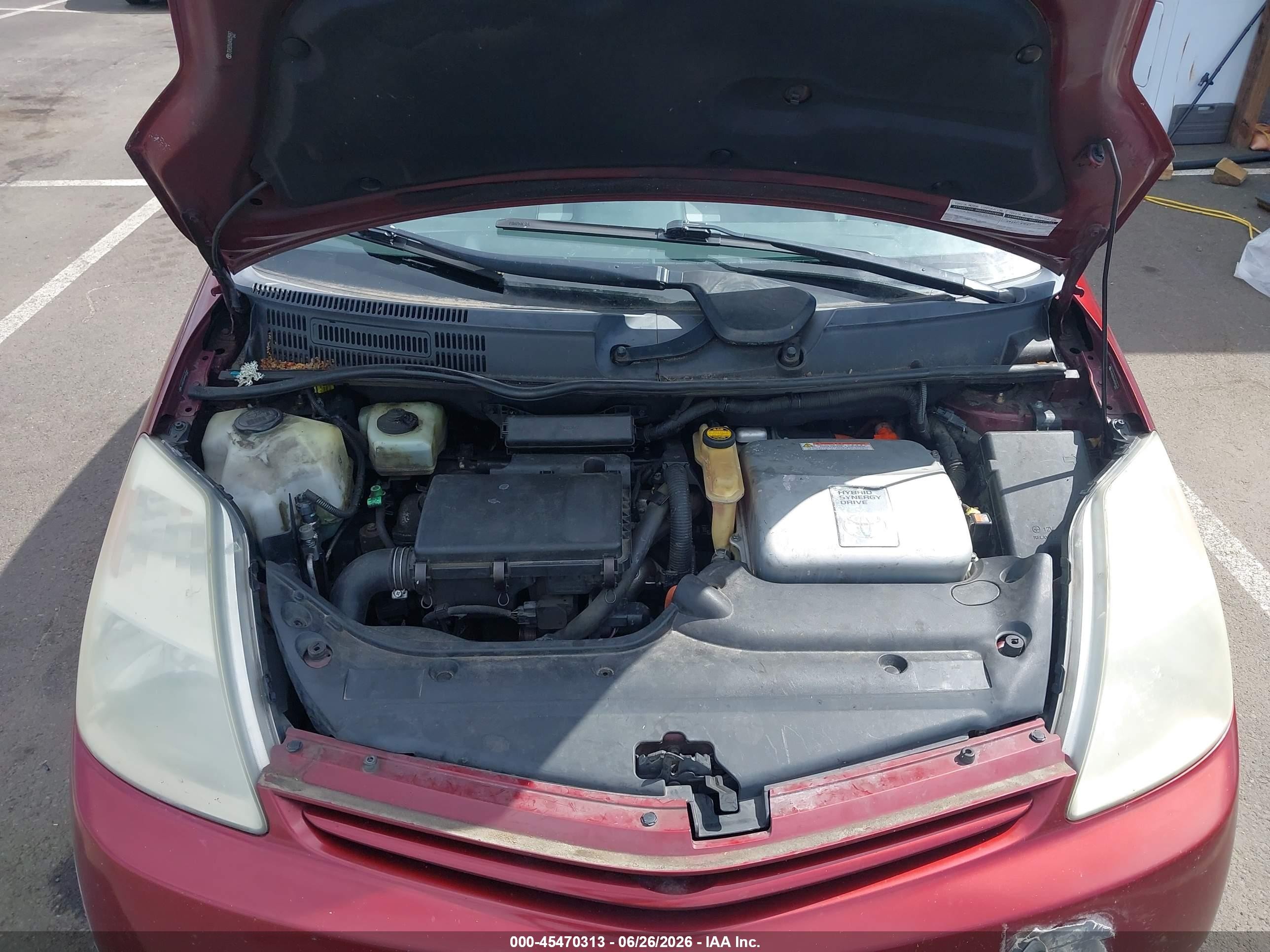 2004 Toyota Prius   Red vin: JTDKB20U640035987