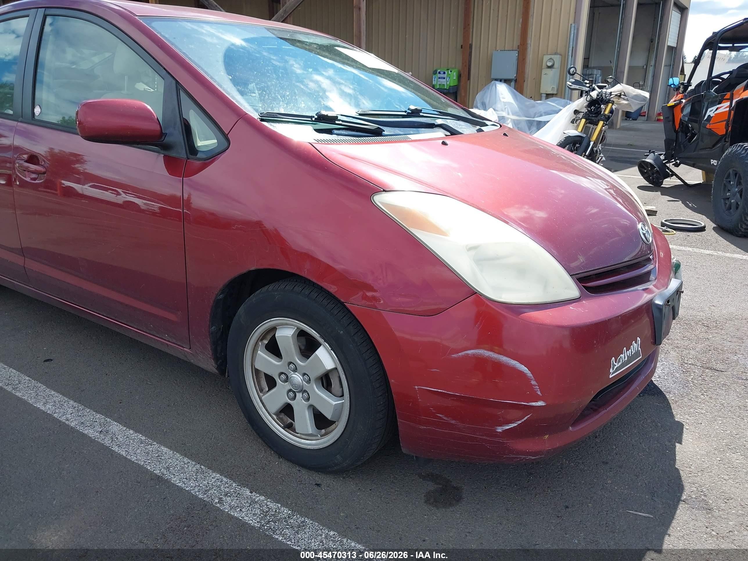 2004 Toyota Prius   Red vin: JTDKB20U640035987