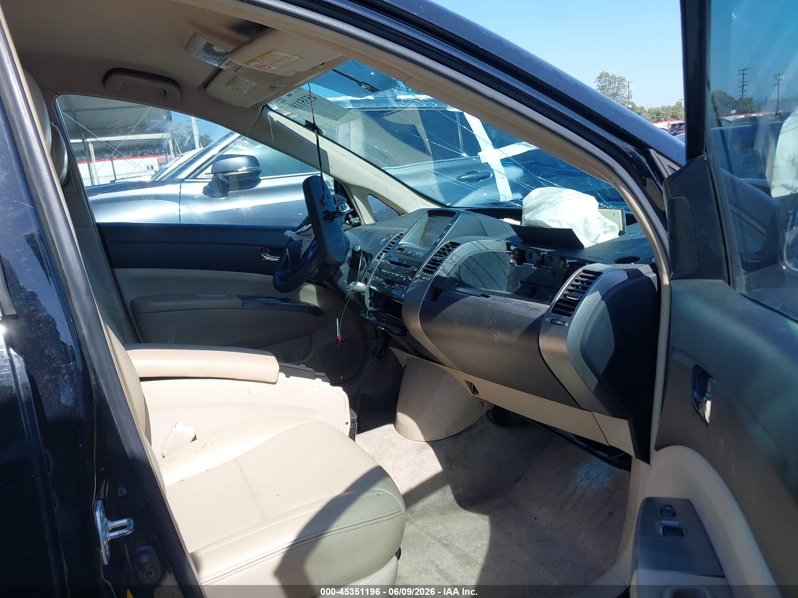 2004 Toyota Prius   Black vin: JTDKB20U640039764