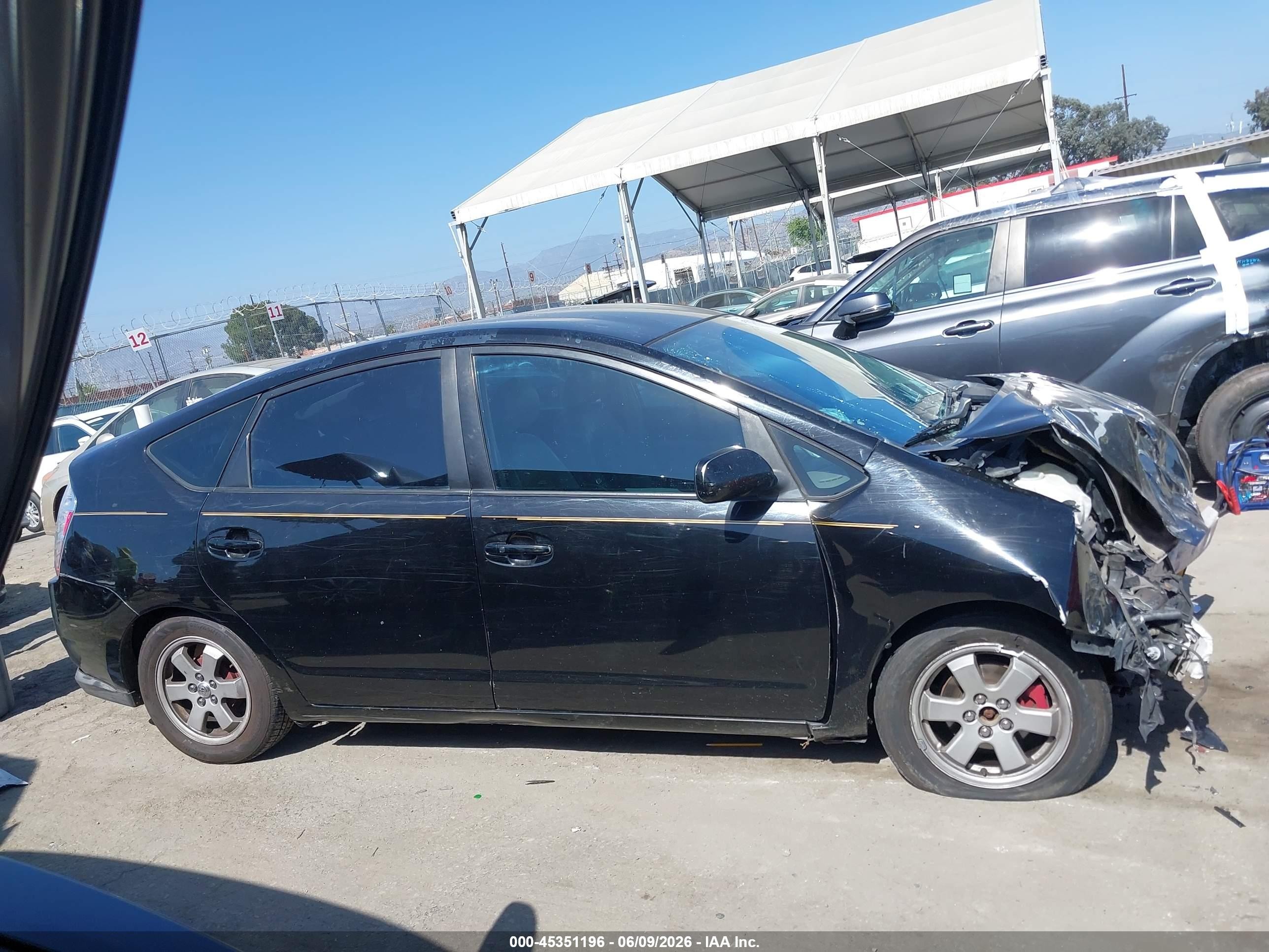 2004 Toyota Prius   Black vin: JTDKB20U640039764