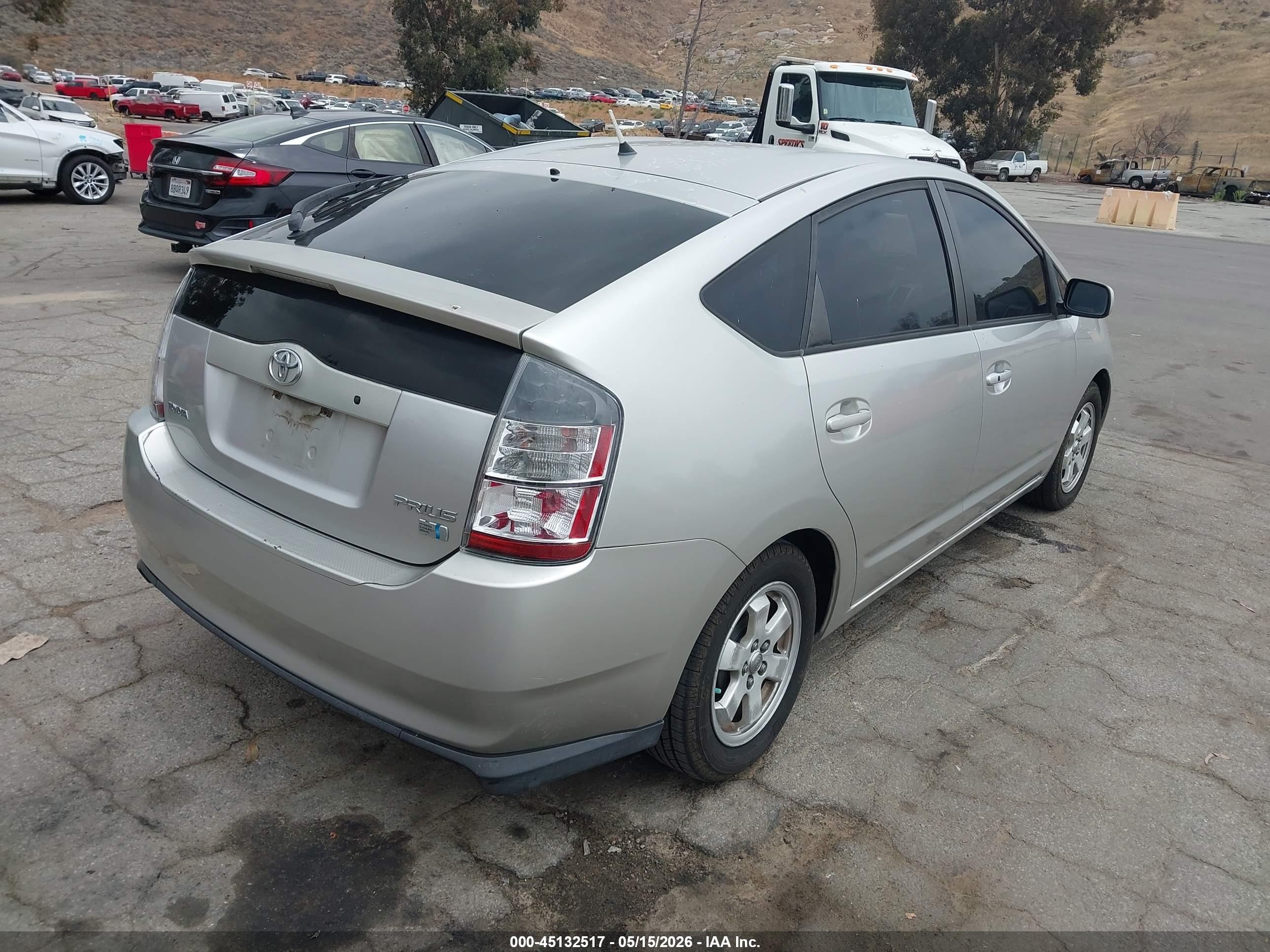 2004 Toyota Prius   Silver vin: JTDKB20U640080895
