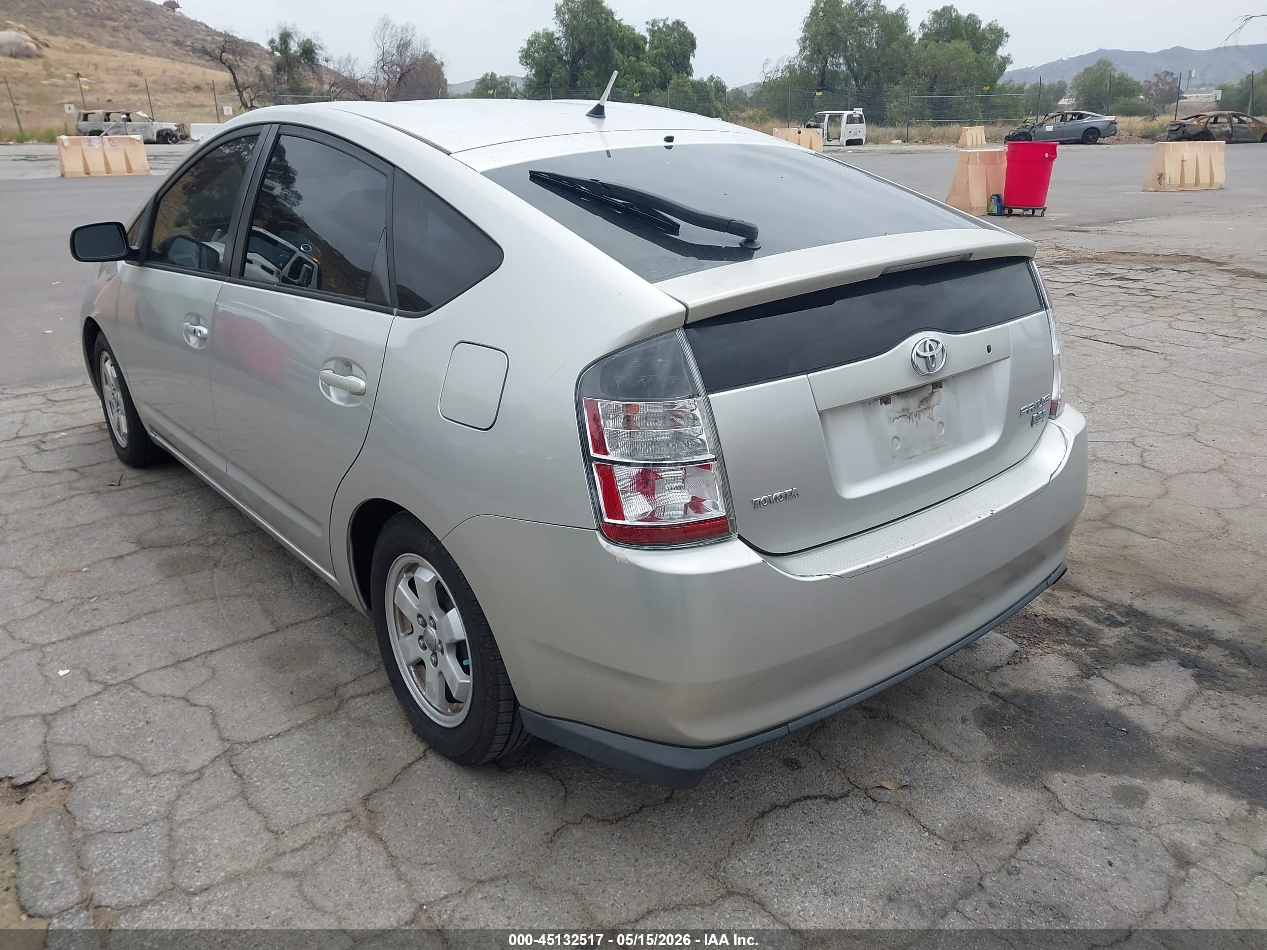 2004 Toyota Prius   Silver vin: JTDKB20U640080895