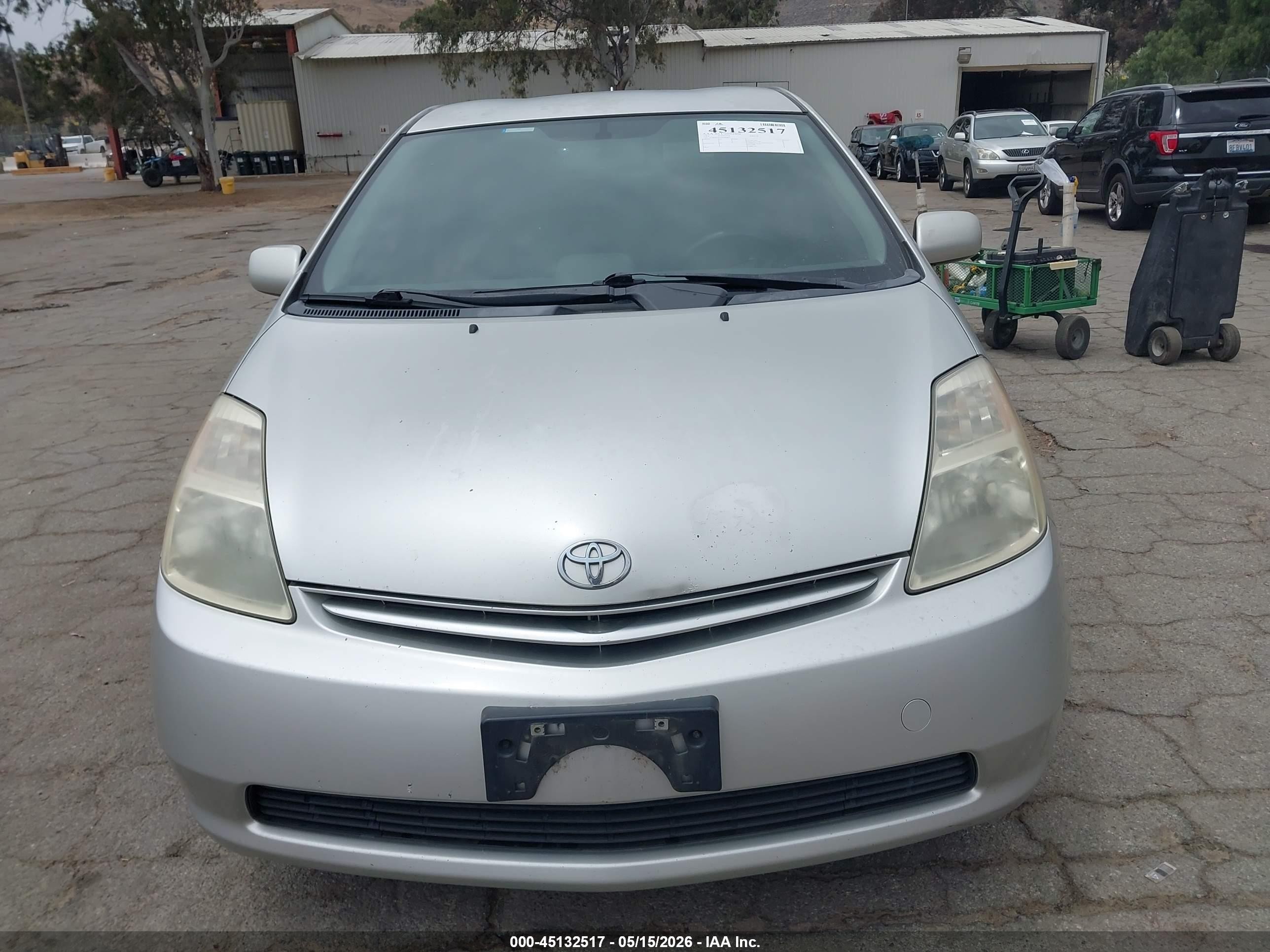 2004 Toyota Prius   Silver vin: JTDKB20U640080895