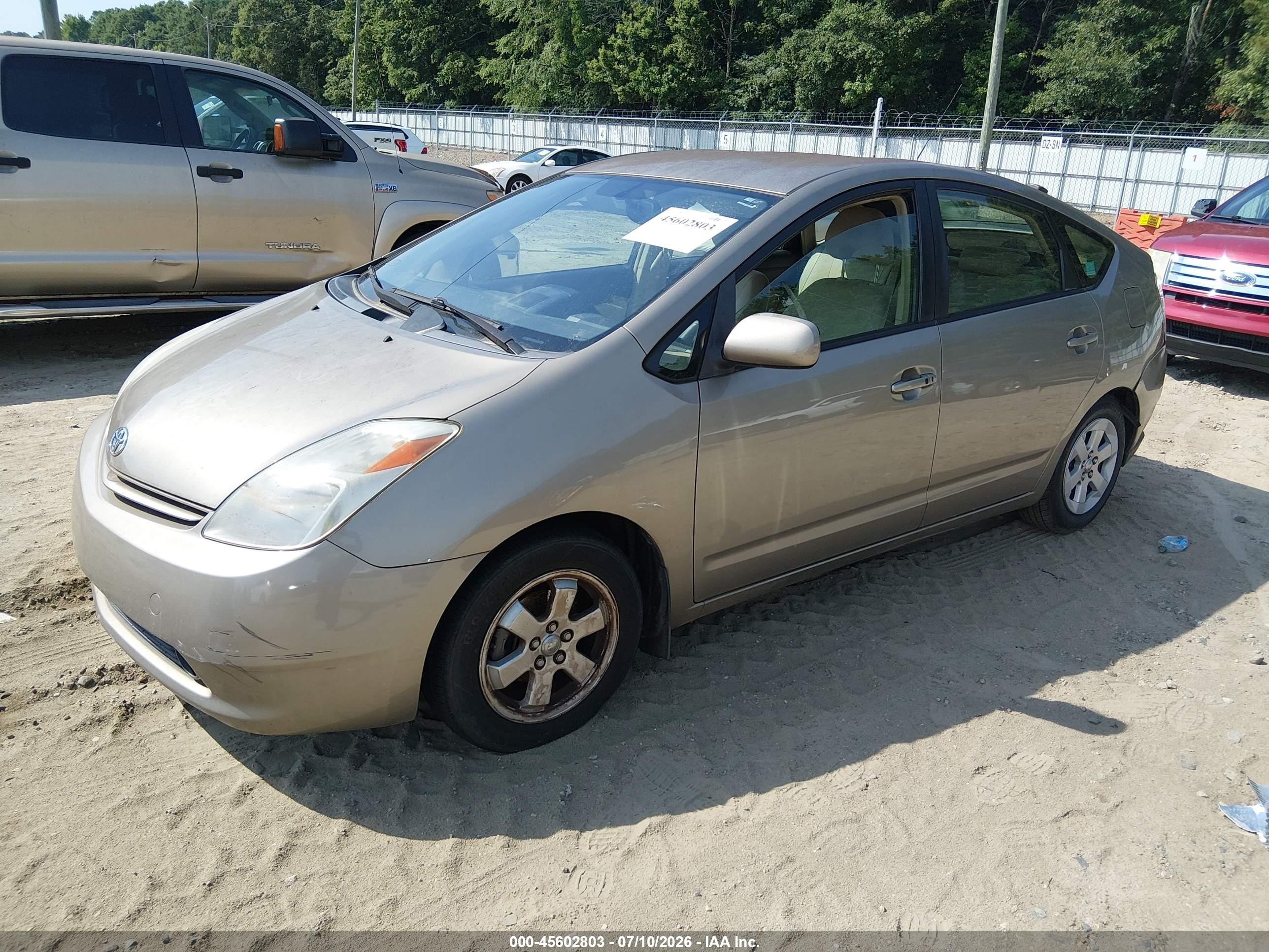 2004 Toyota Prius   Gold vin: JTDKB20U640087930