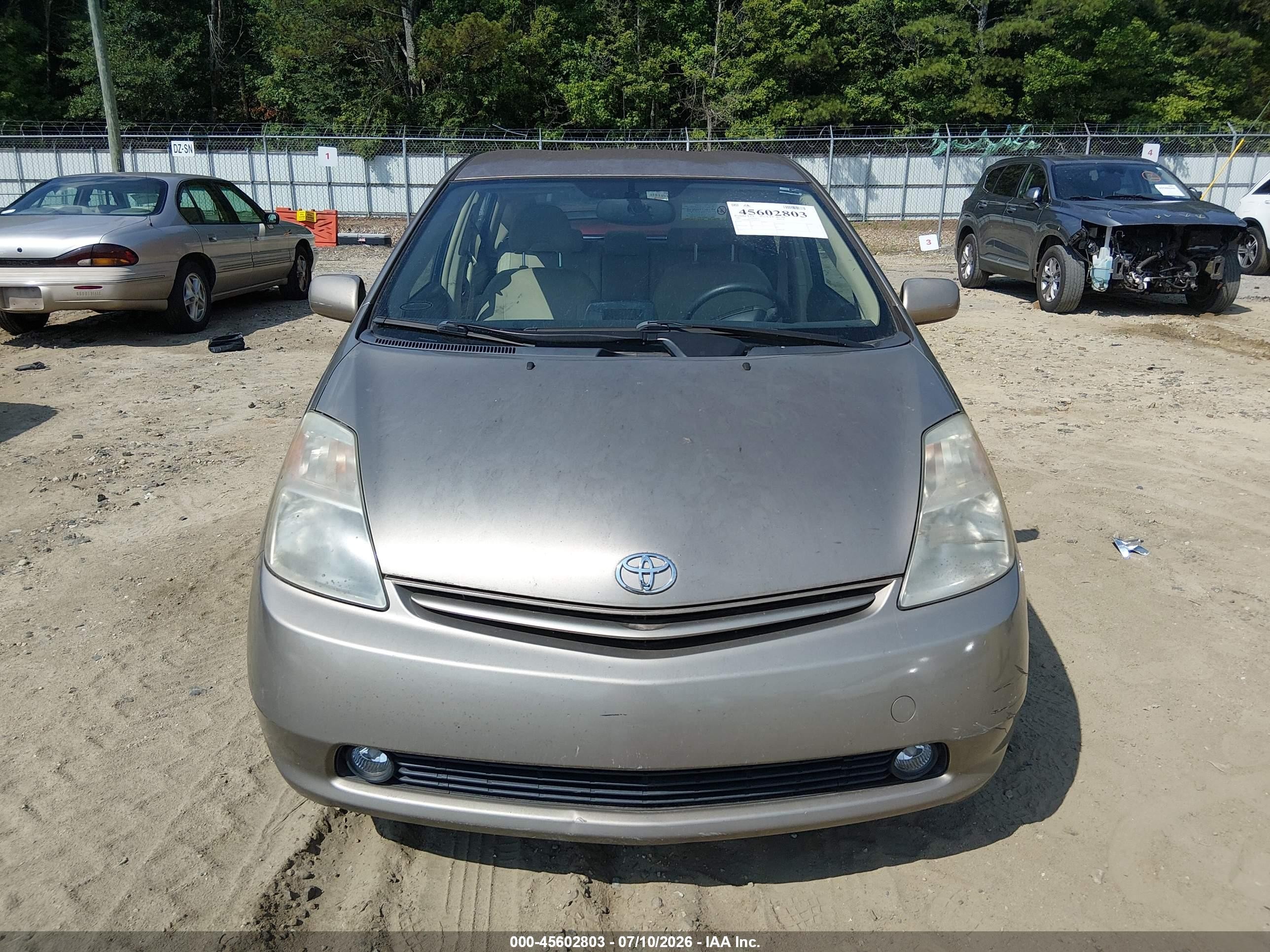 2004 Toyota Prius   Gold vin: JTDKB20U640087930