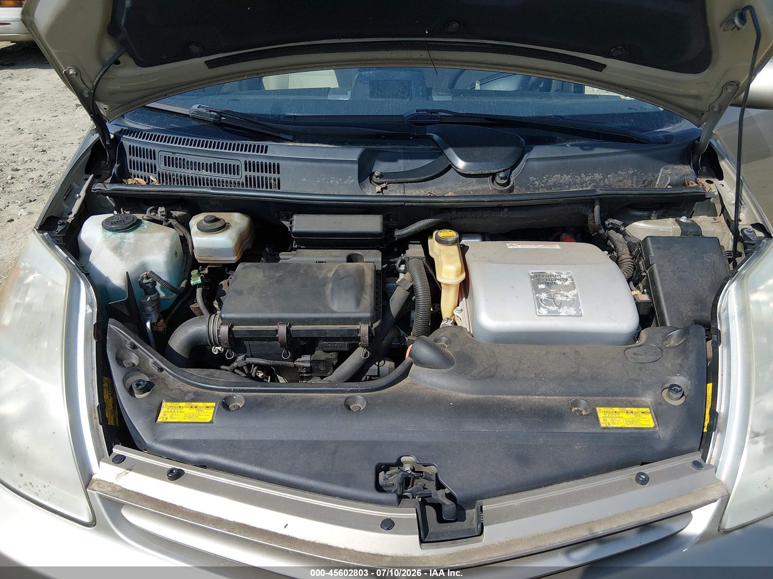 2004 Toyota Prius   Gold vin: JTDKB20U640087930