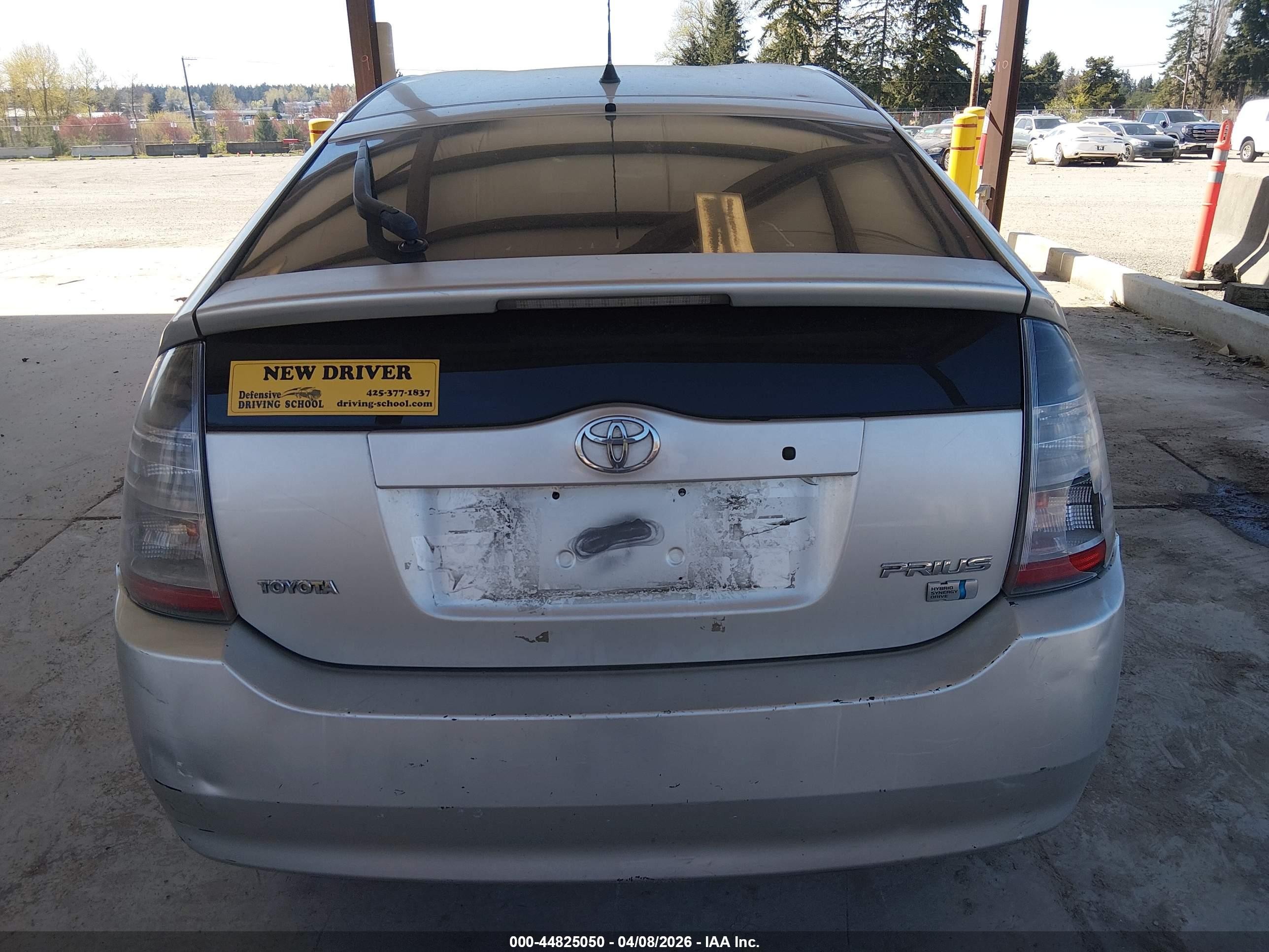 2004 Toyota Prius   Silver vin: JTDKB20U640103883
