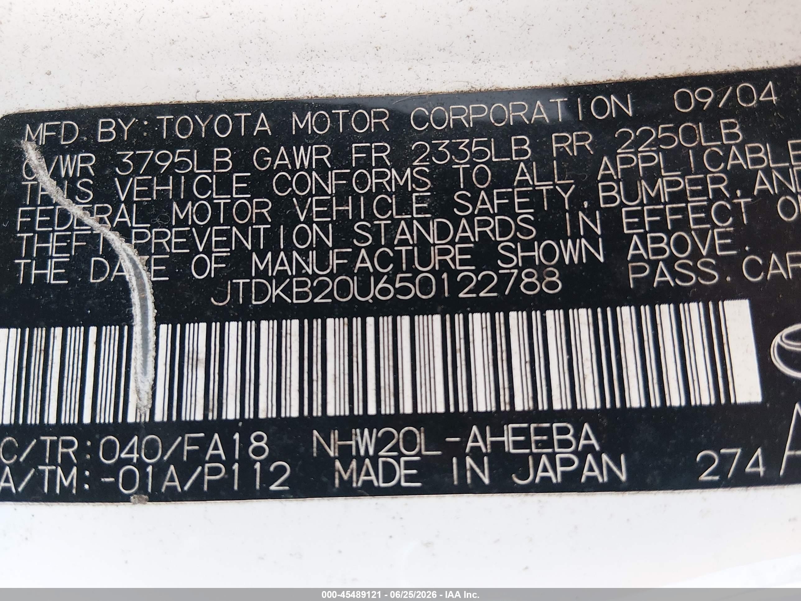 2005 Toyota Prius   White vin: JTDKB20U650122788