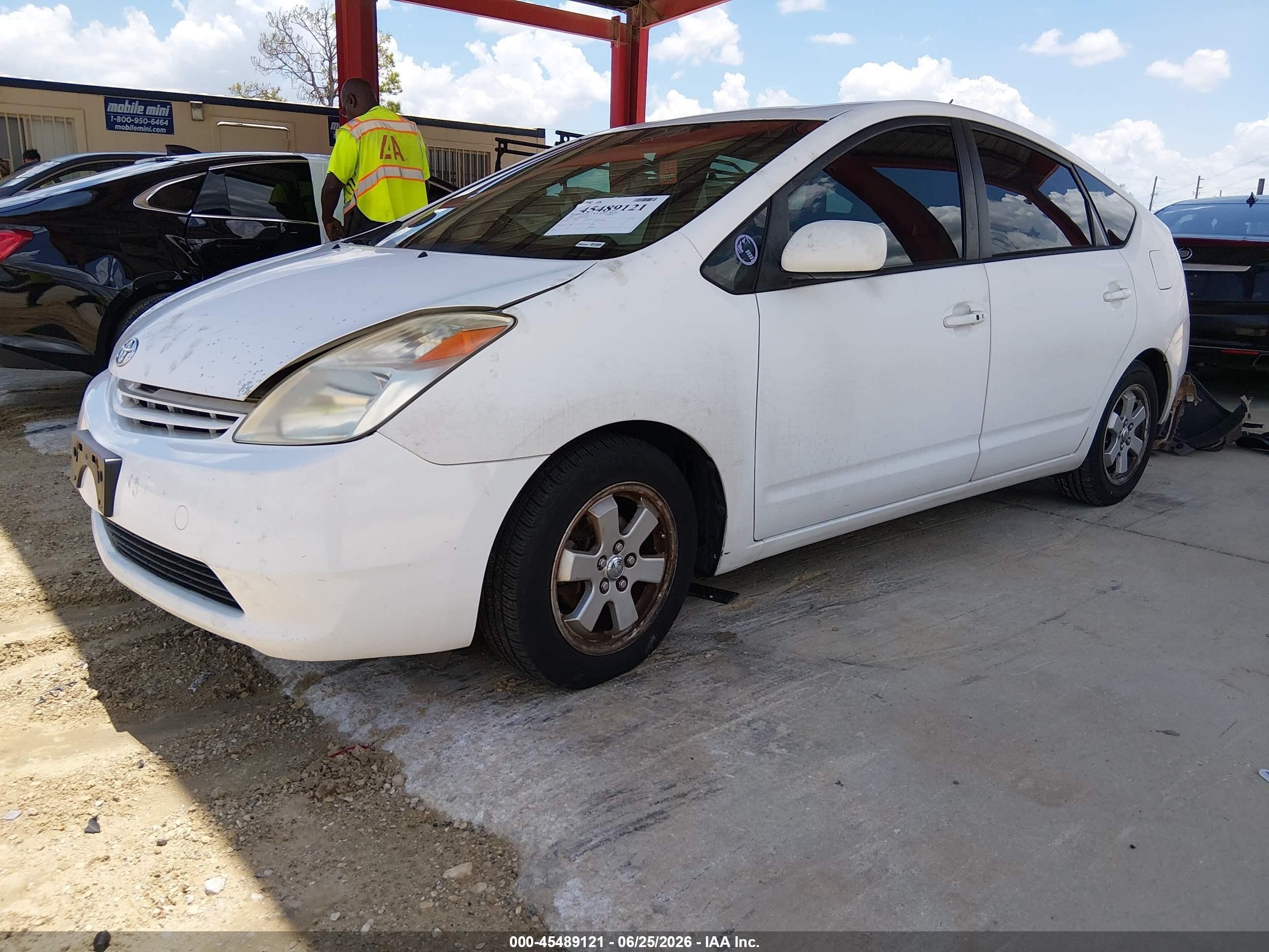 2005 Toyota Prius   White vin: JTDKB20U650122788