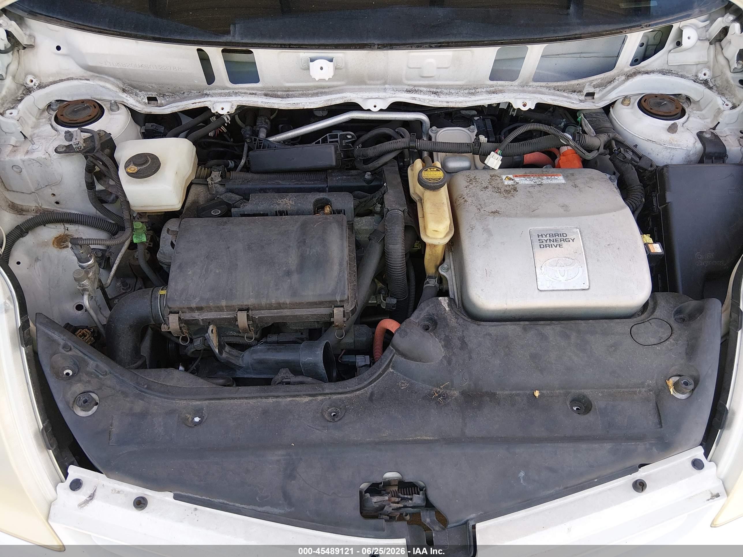 2005 Toyota Prius   White vin: JTDKB20U650122788