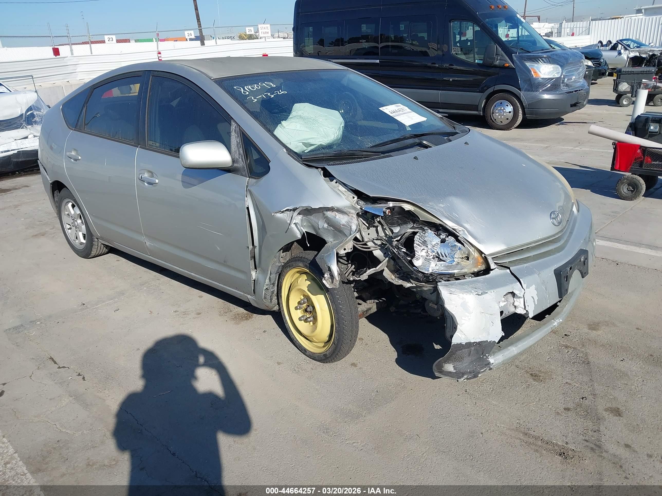 2005 Toyota Prius   Gray vin: JTDKB20U653019370