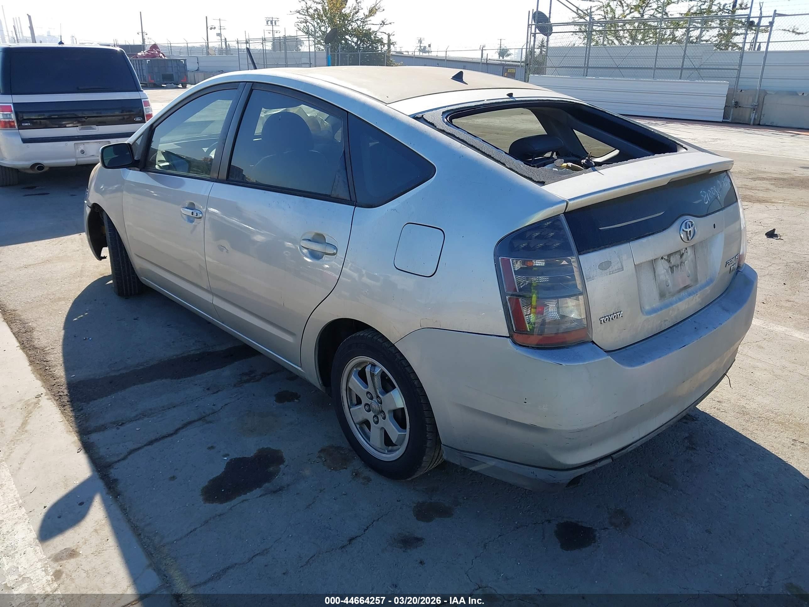 2005 Toyota Prius   Gray vin: JTDKB20U653019370