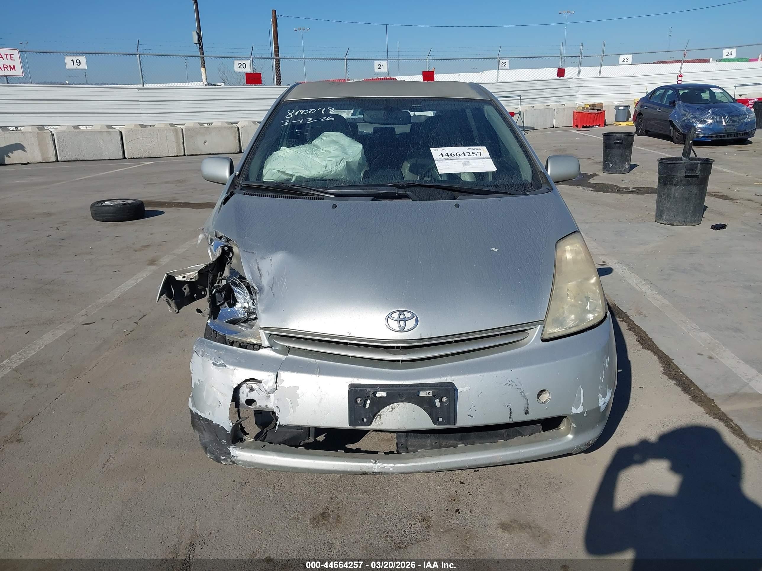 2005 Toyota Prius   Gray vin: JTDKB20U653019370