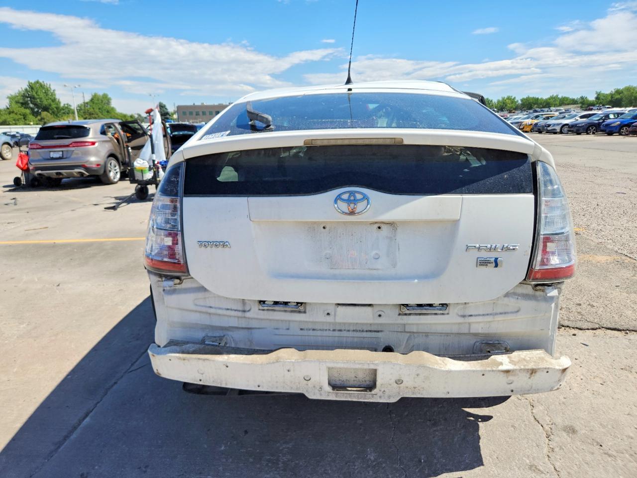 2005 Toyota Prius Base White vin: JTDKB20U653020096