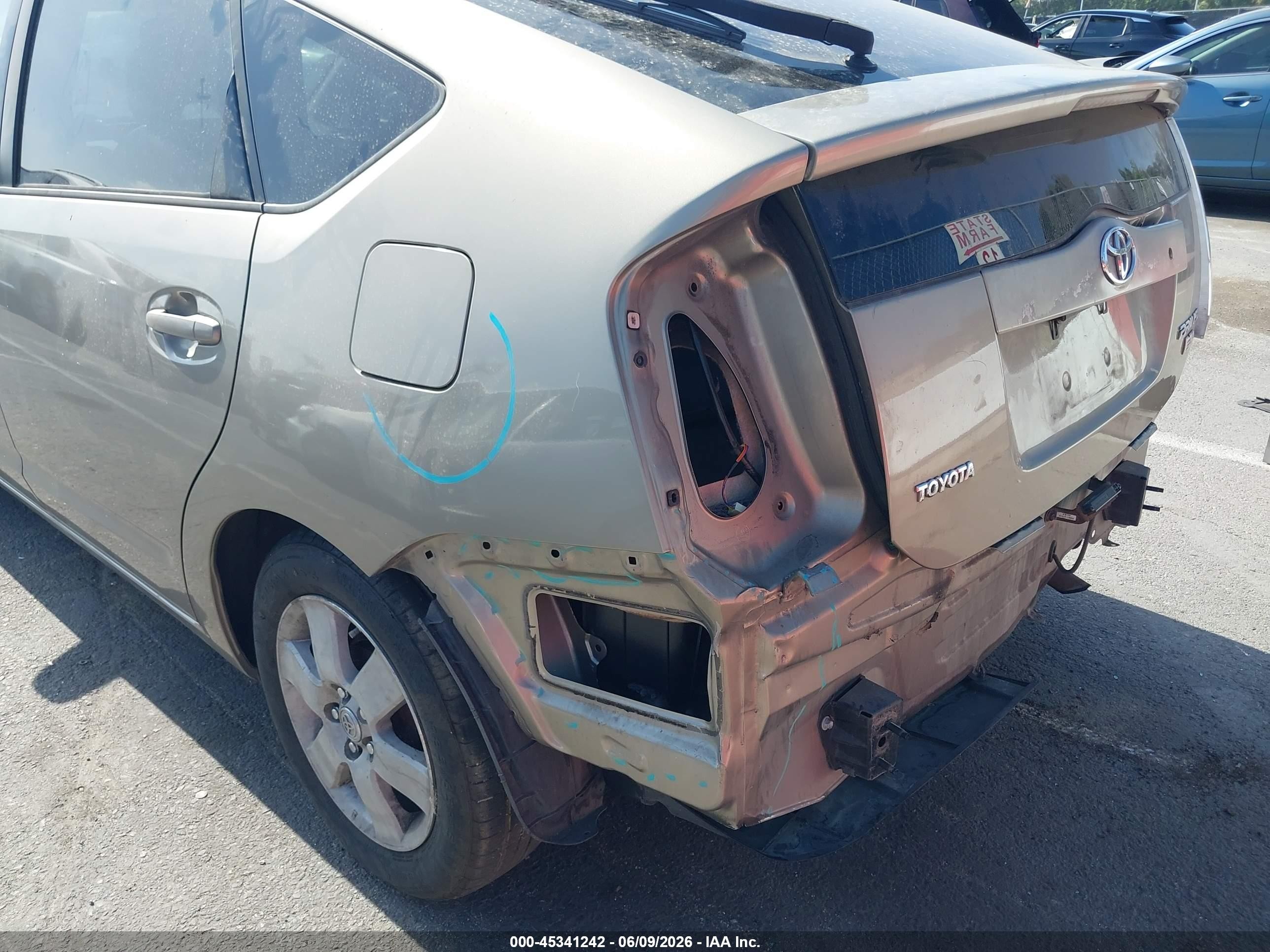 2005 Toyota Prius   Beige vin: JTDKB20U653024262