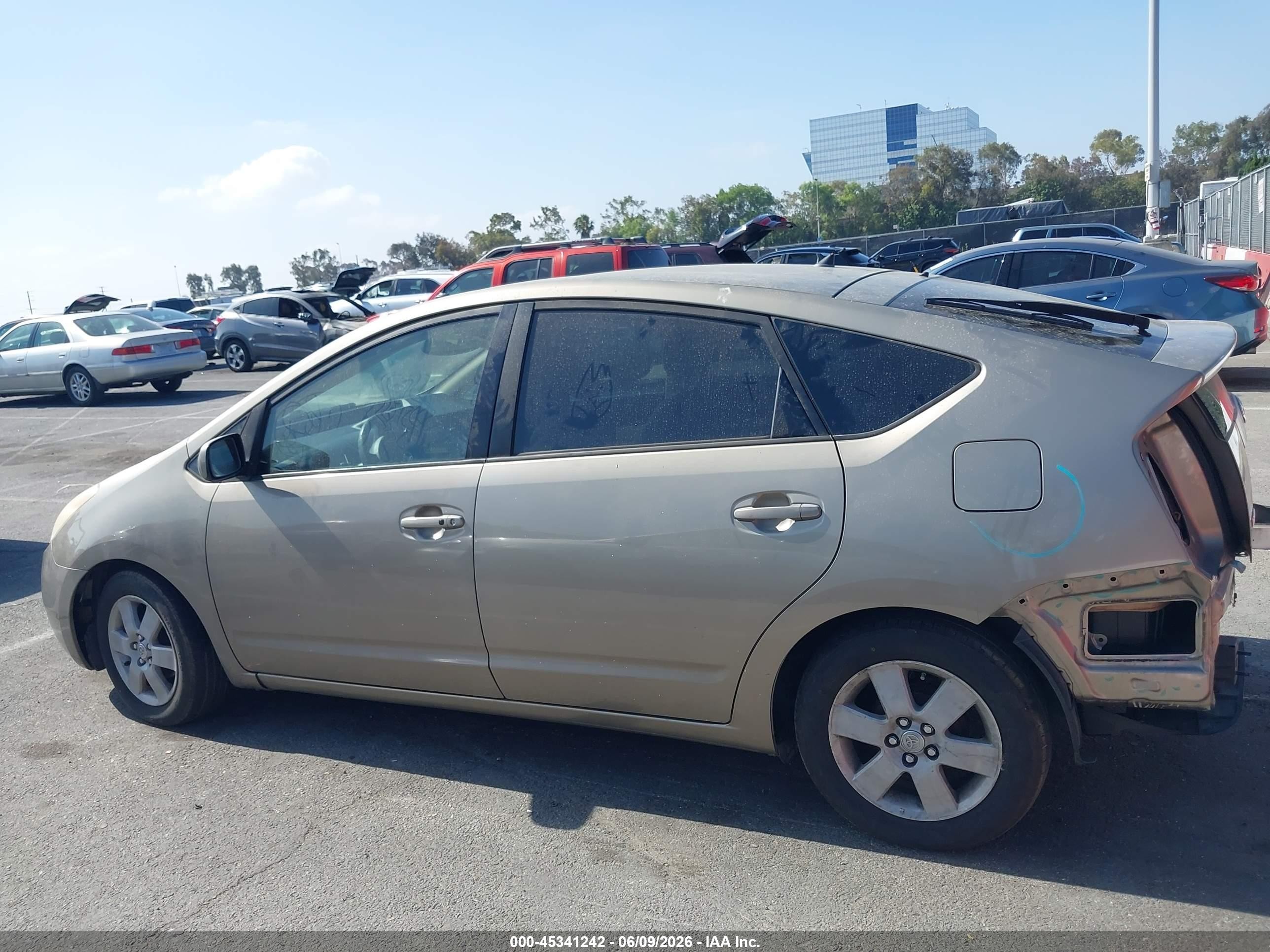 2005 Toyota Prius   Beige vin: JTDKB20U653024262
