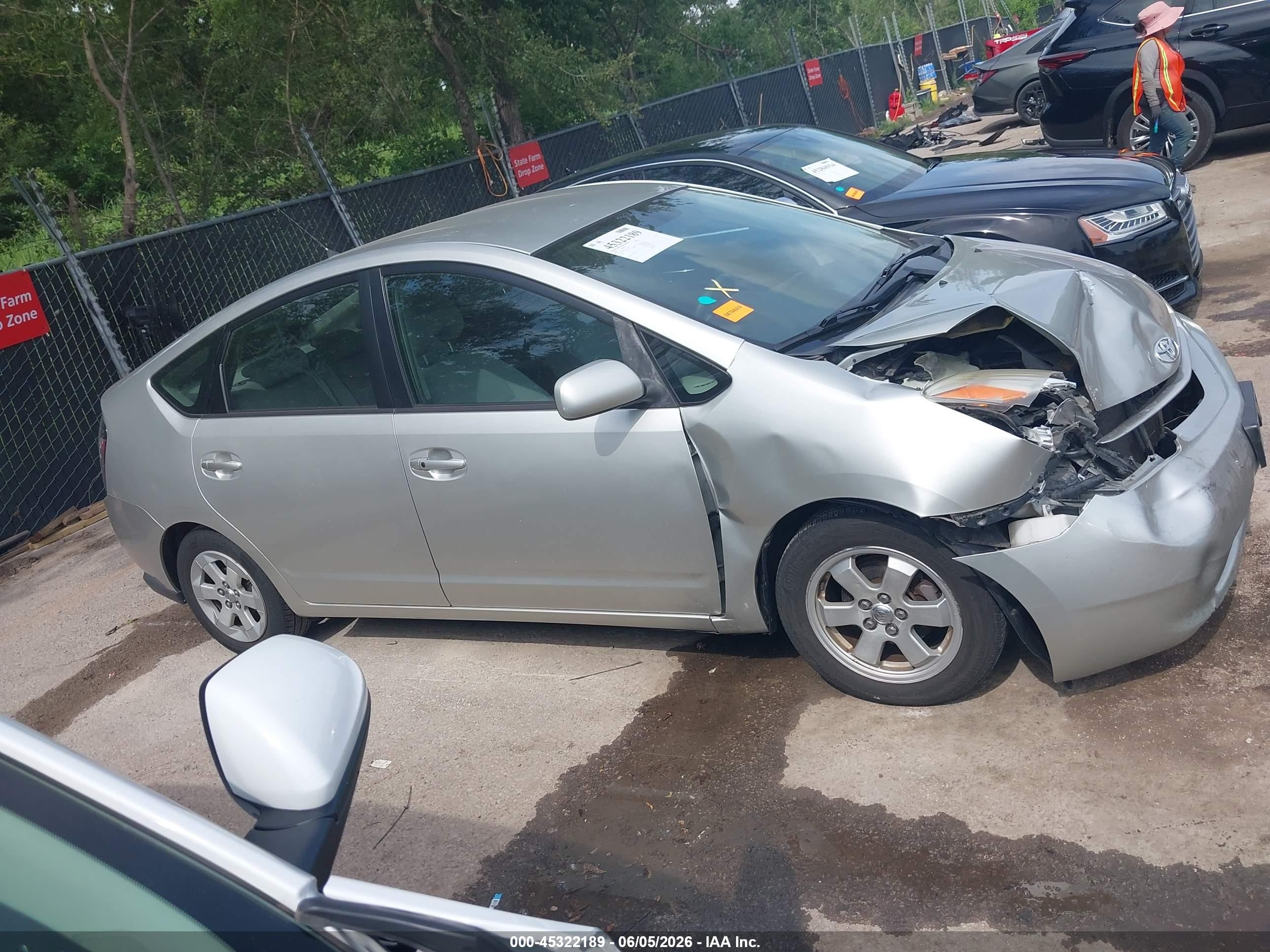2005 Toyota Prius Silver vin: JTDKB20U653024651