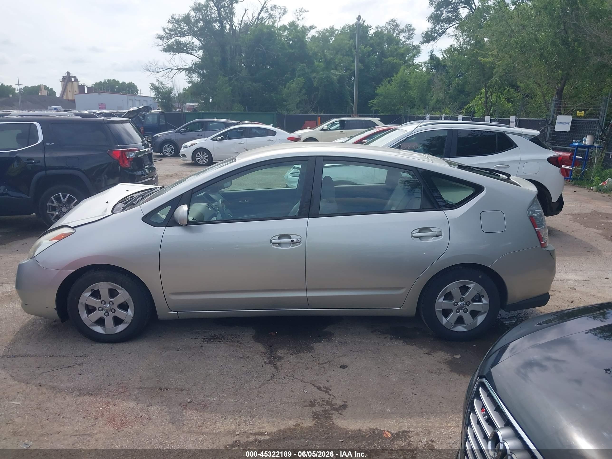 2005 Toyota Prius Silver vin: JTDKB20U653024651