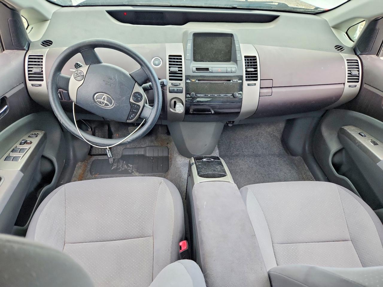 2005 Toyota Prius Base White vin: JTDKB20U653029445