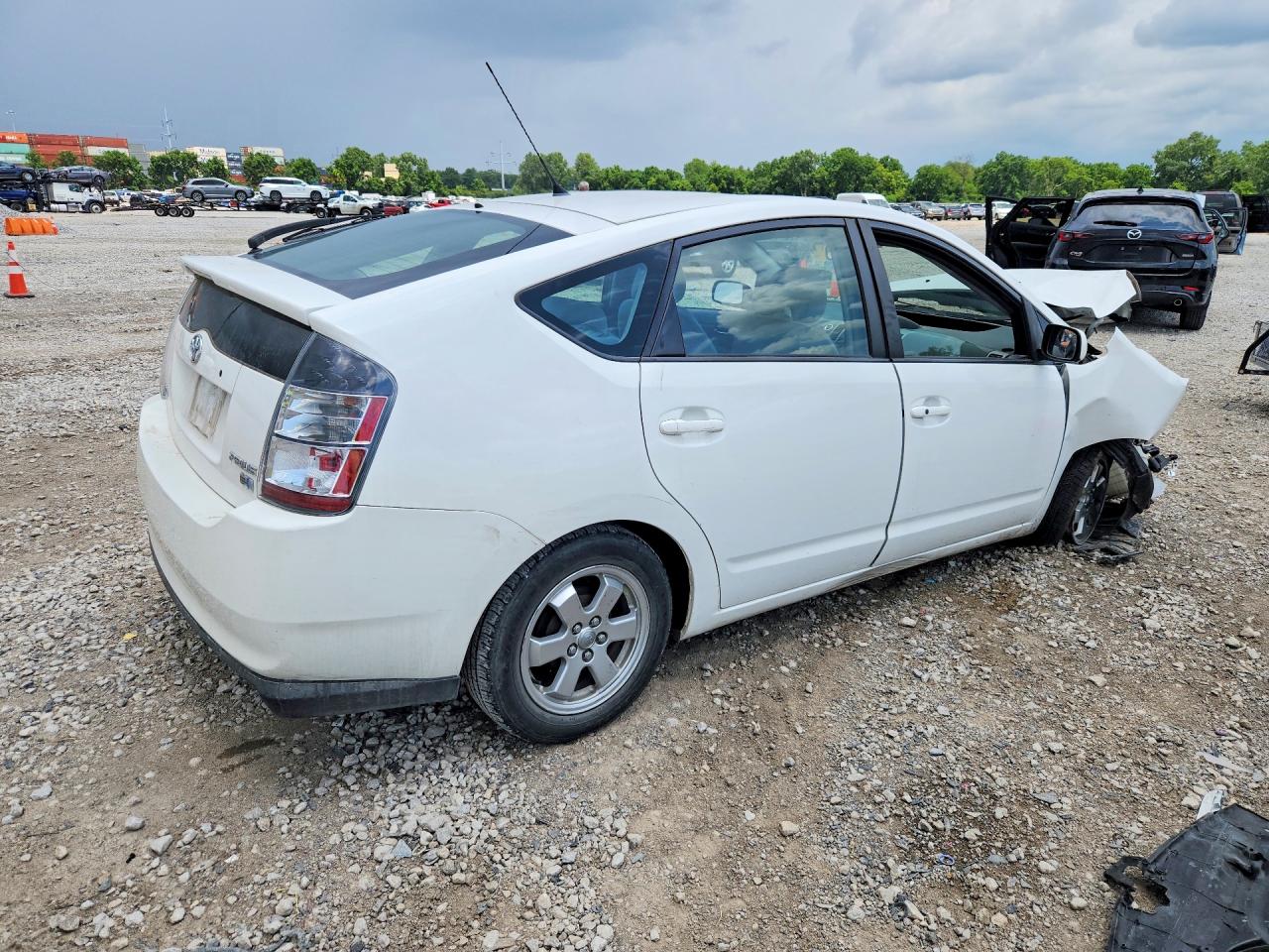 2005 Toyota Prius Base White vin: JTDKB20U653029445
