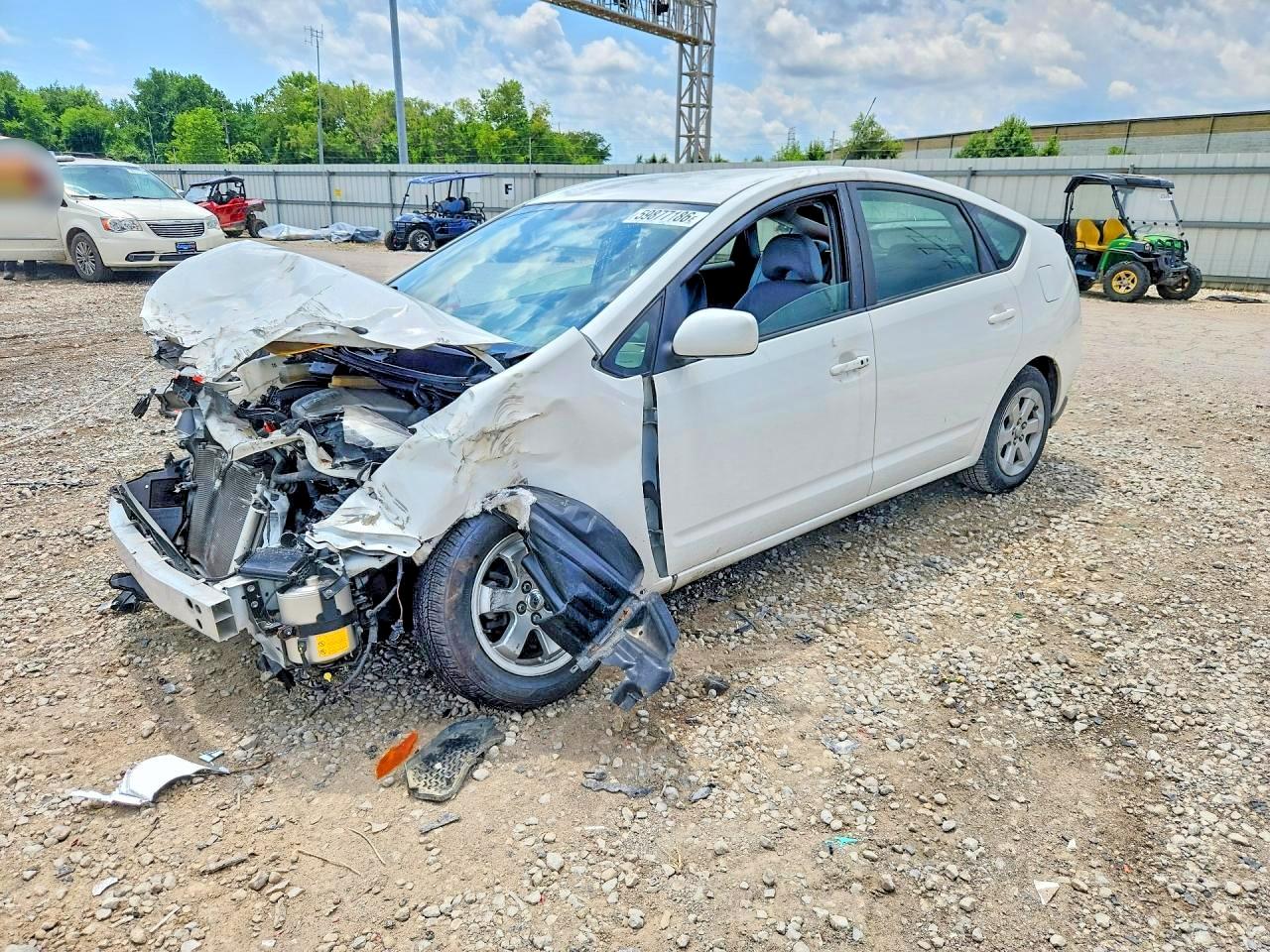 2005 Toyota Prius Base White vin: JTDKB20U653029445