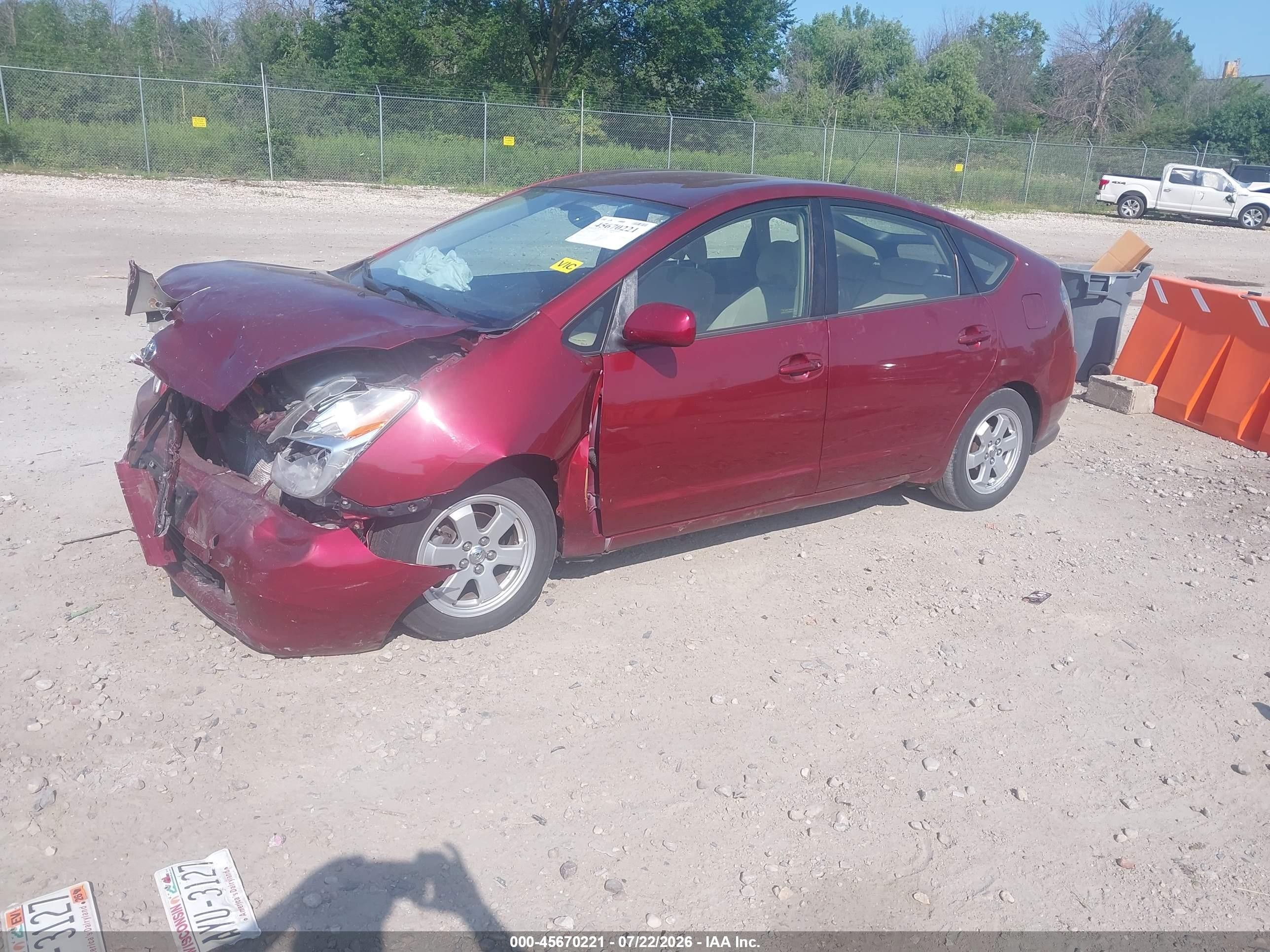 2005 Toyota Prius   Red vin: JTDKB20U653033236