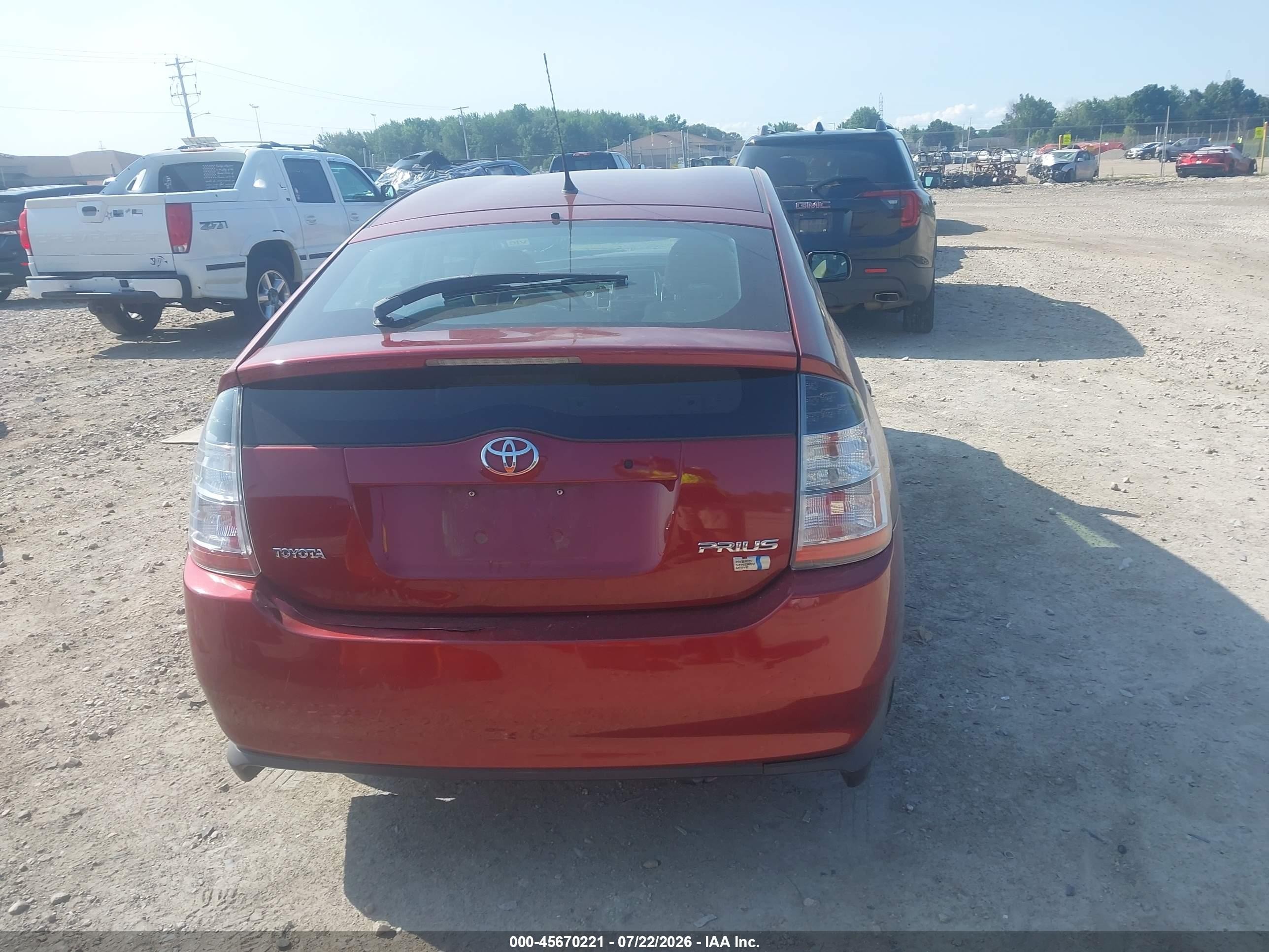 2005 Toyota Prius   Red vin: JTDKB20U653033236